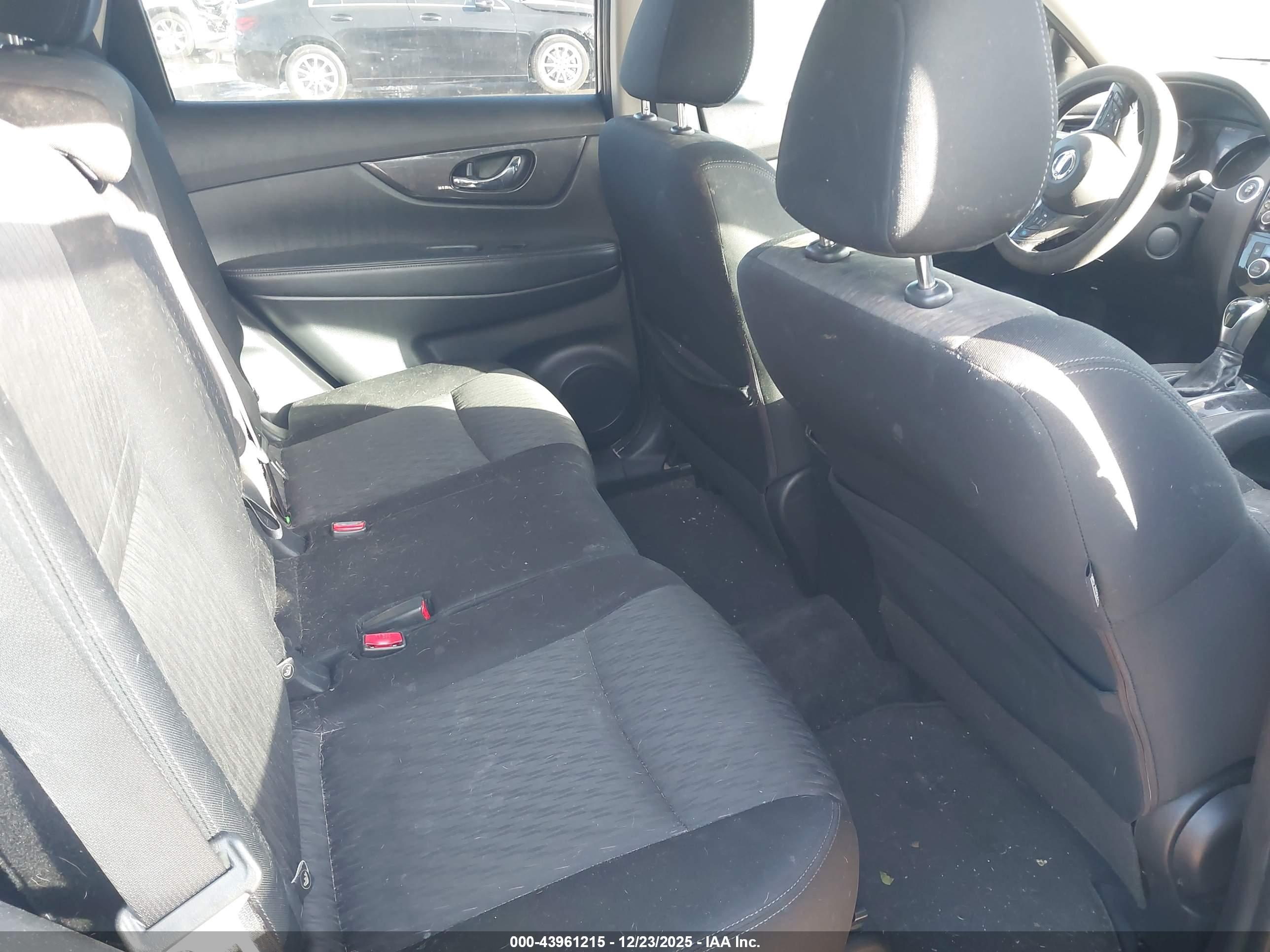 NISSAN ROGUE image 8