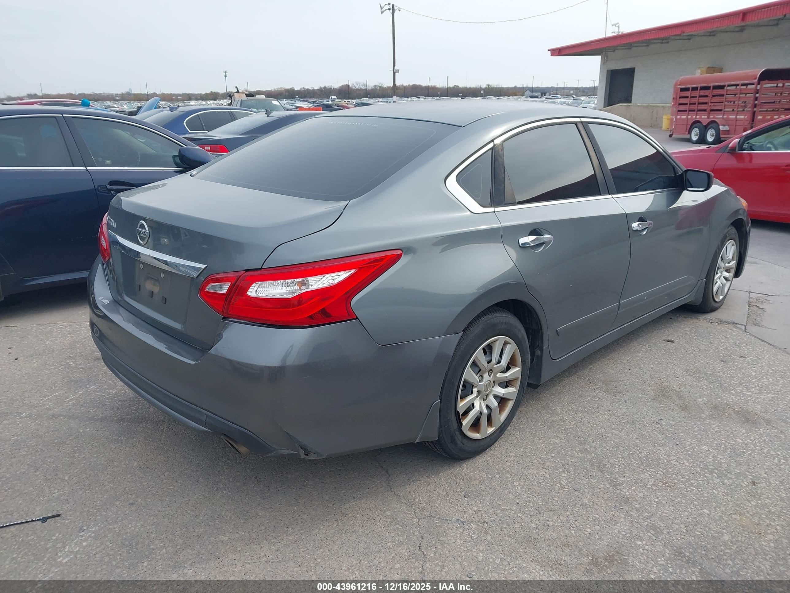 NISSAN ALTIMA image 4