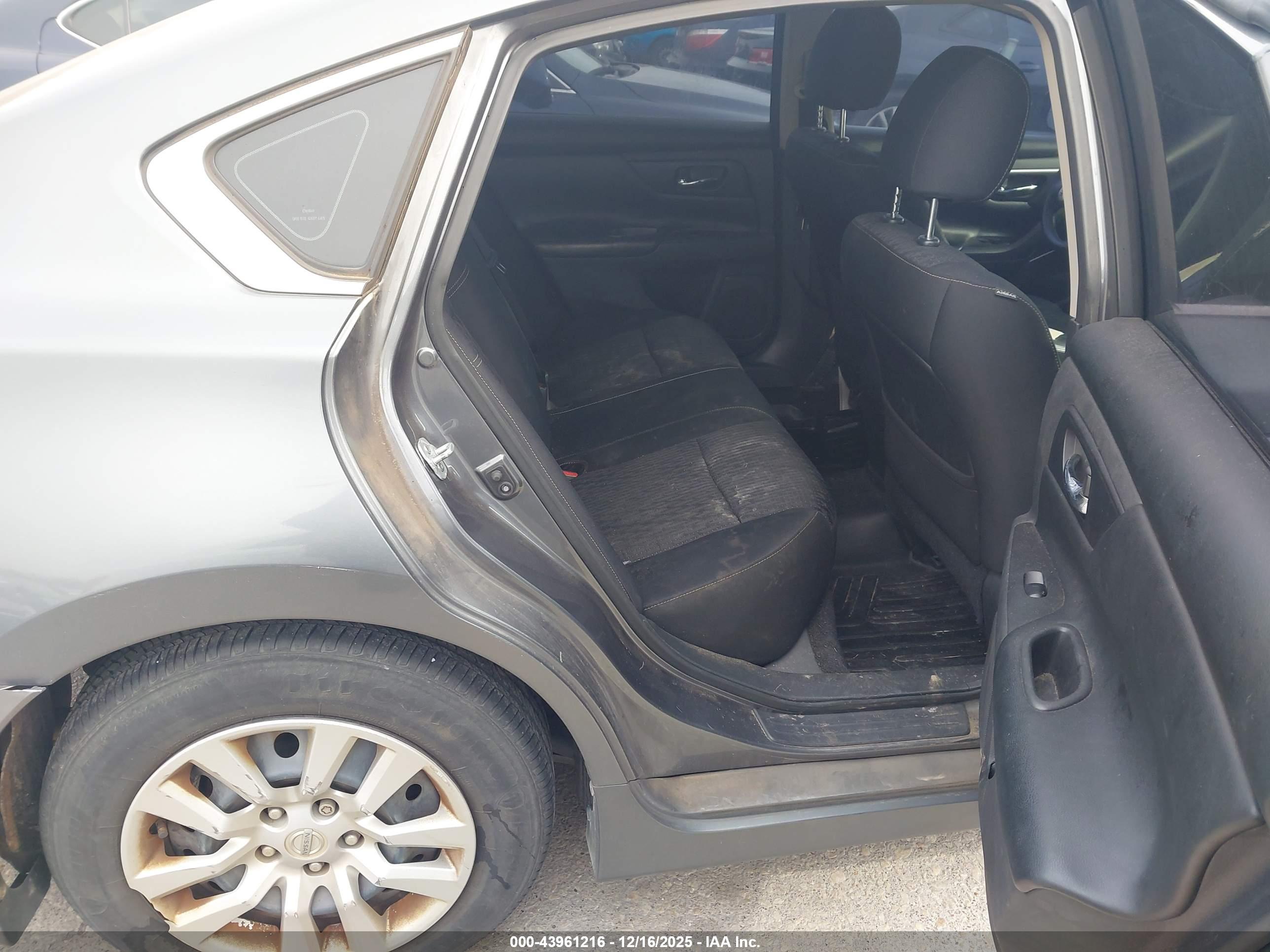 NISSAN ALTIMA image 8