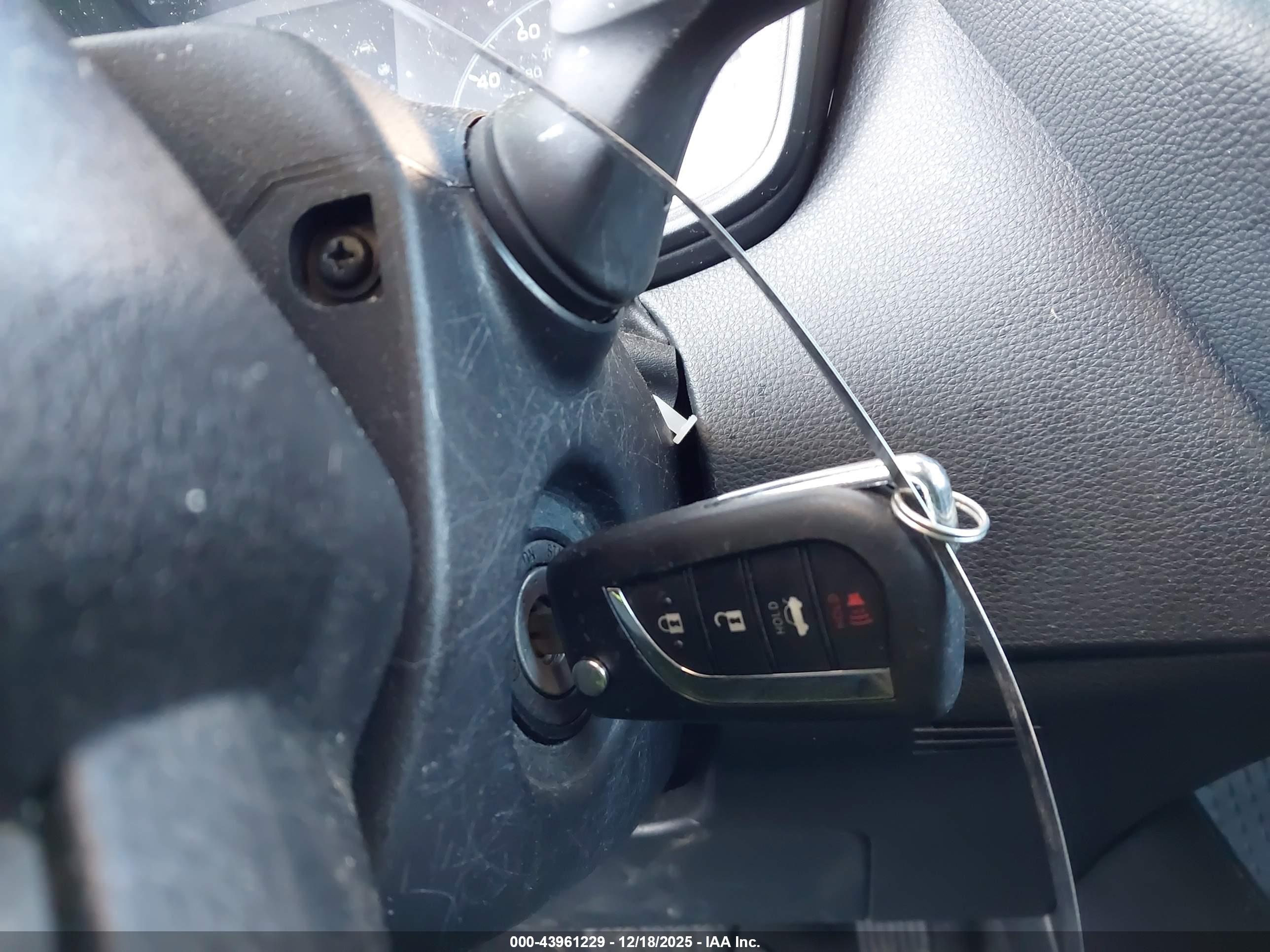 TOYOTA COROLLA image 11