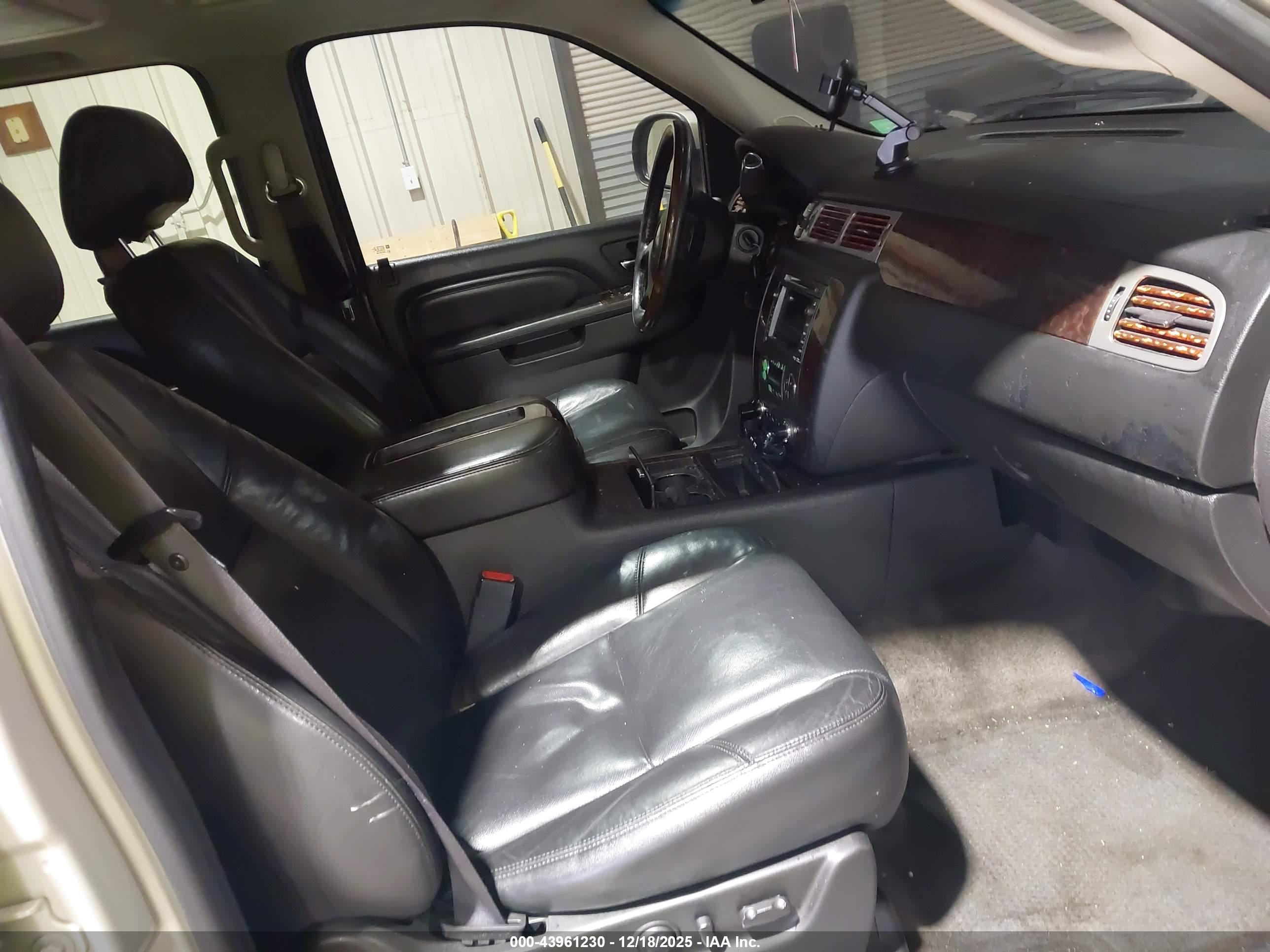GMC YUKON image 5