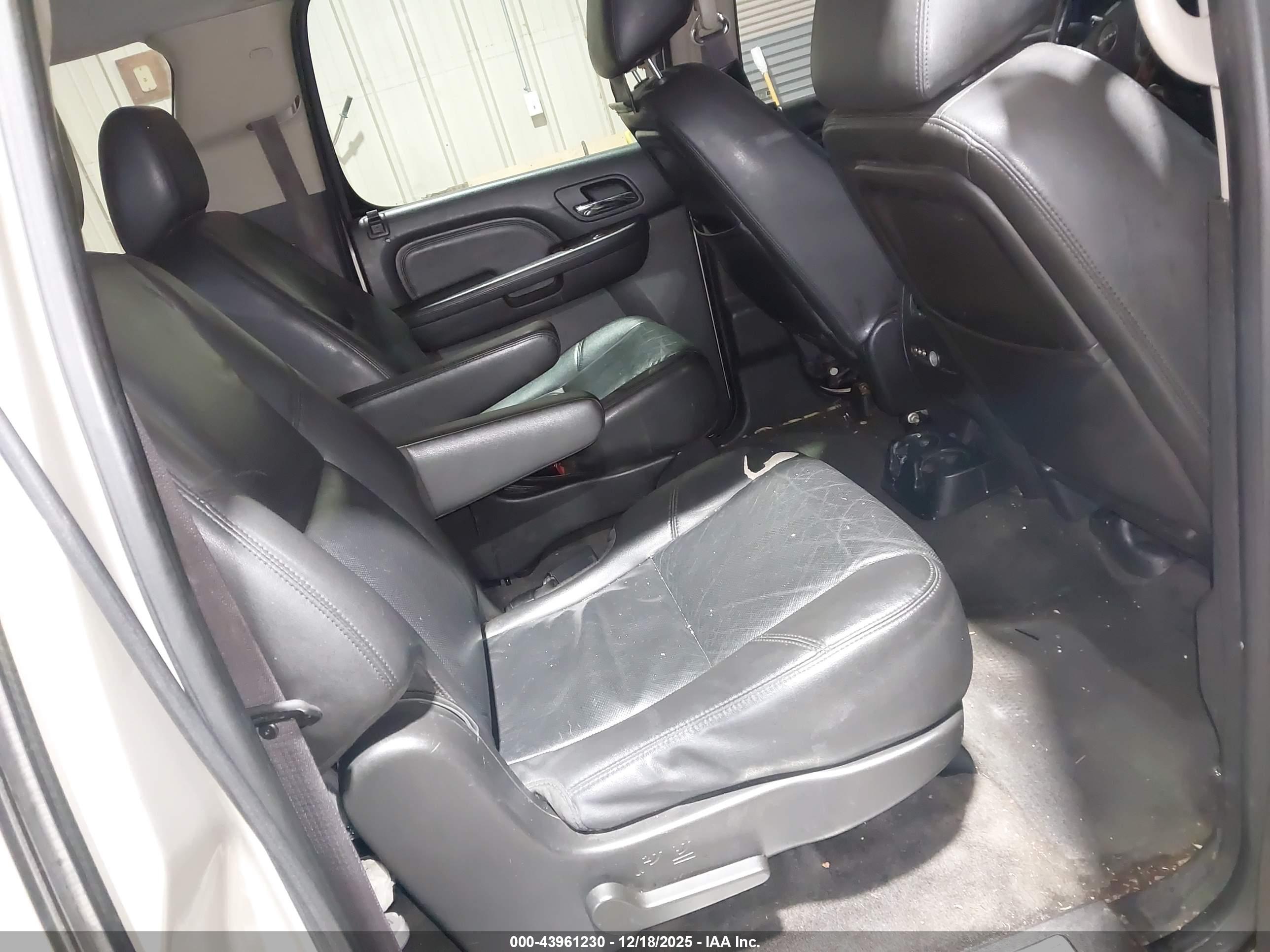 GMC YUKON image 8