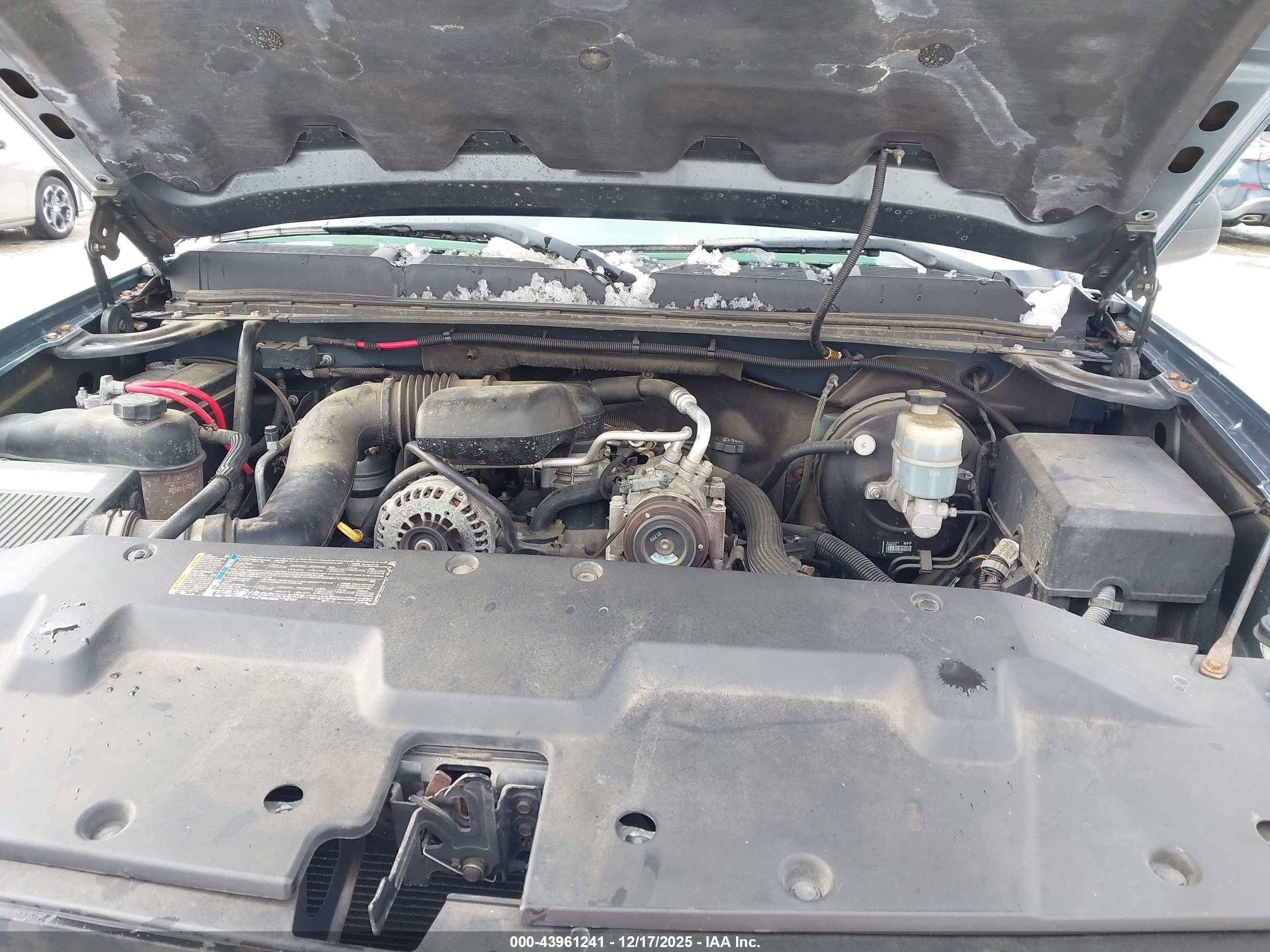 CHEVROLET SILVERADO image 10