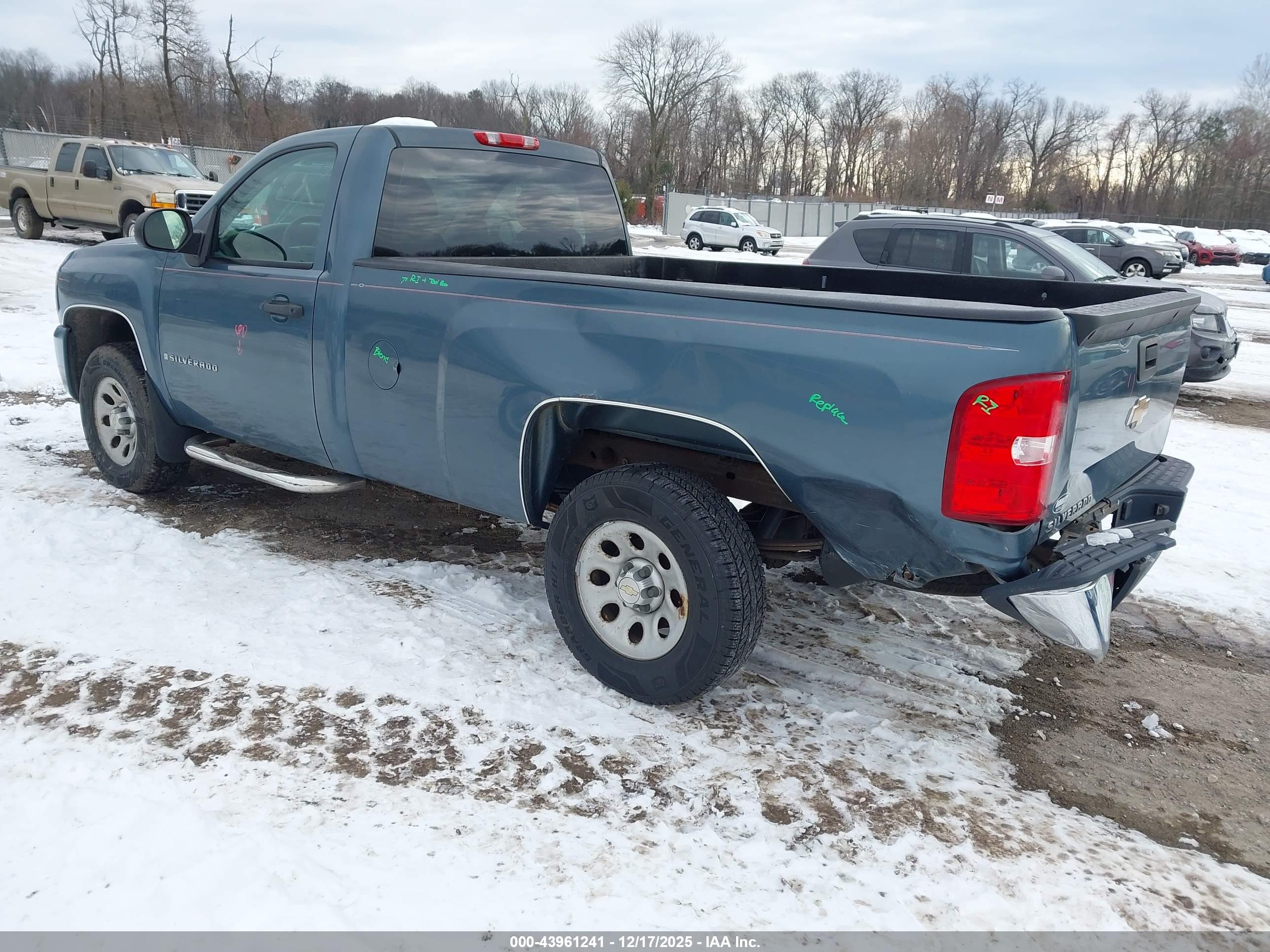 CHEVROLET SILVERADO image 3