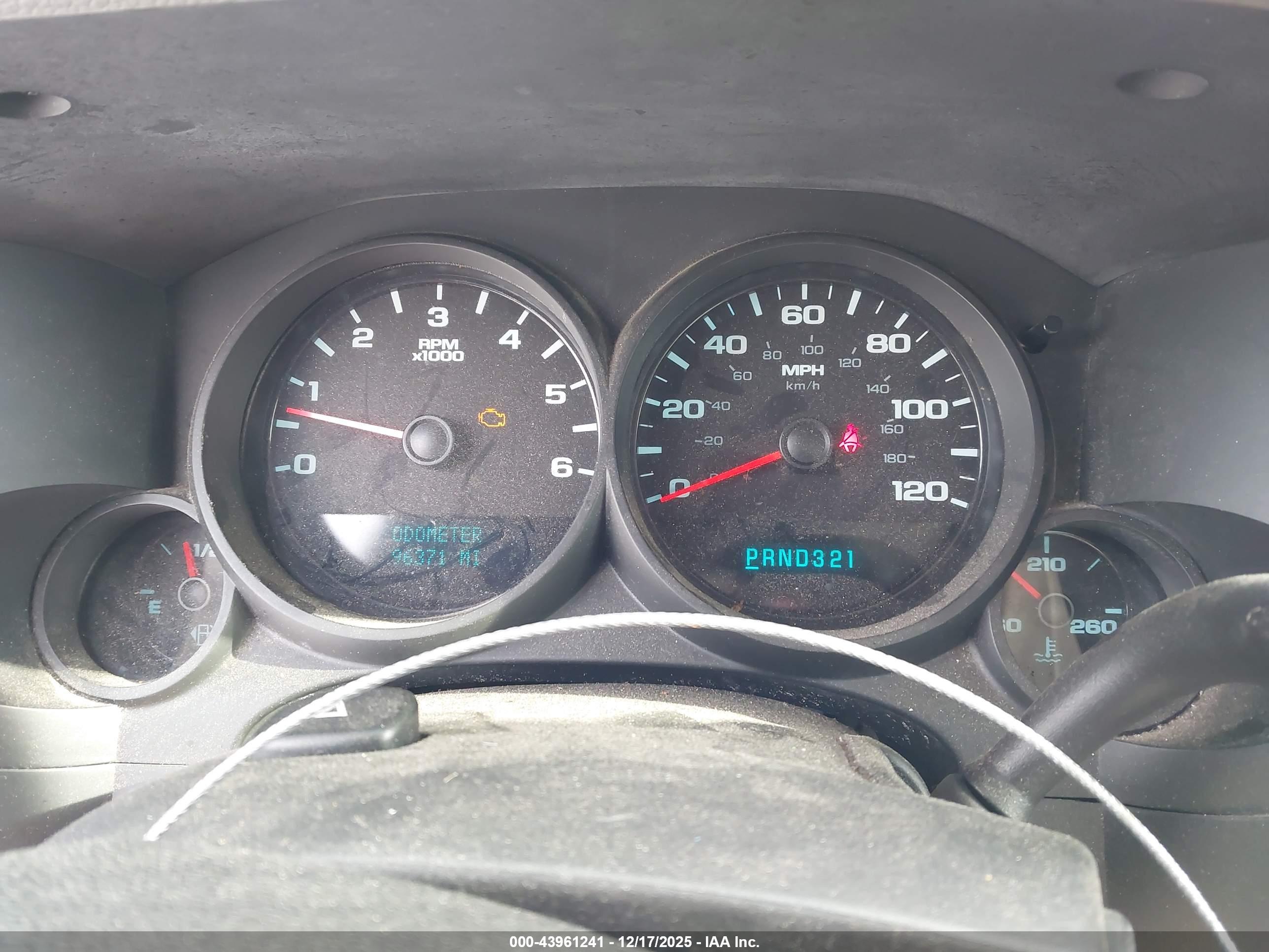 CHEVROLET SILVERADO image 7