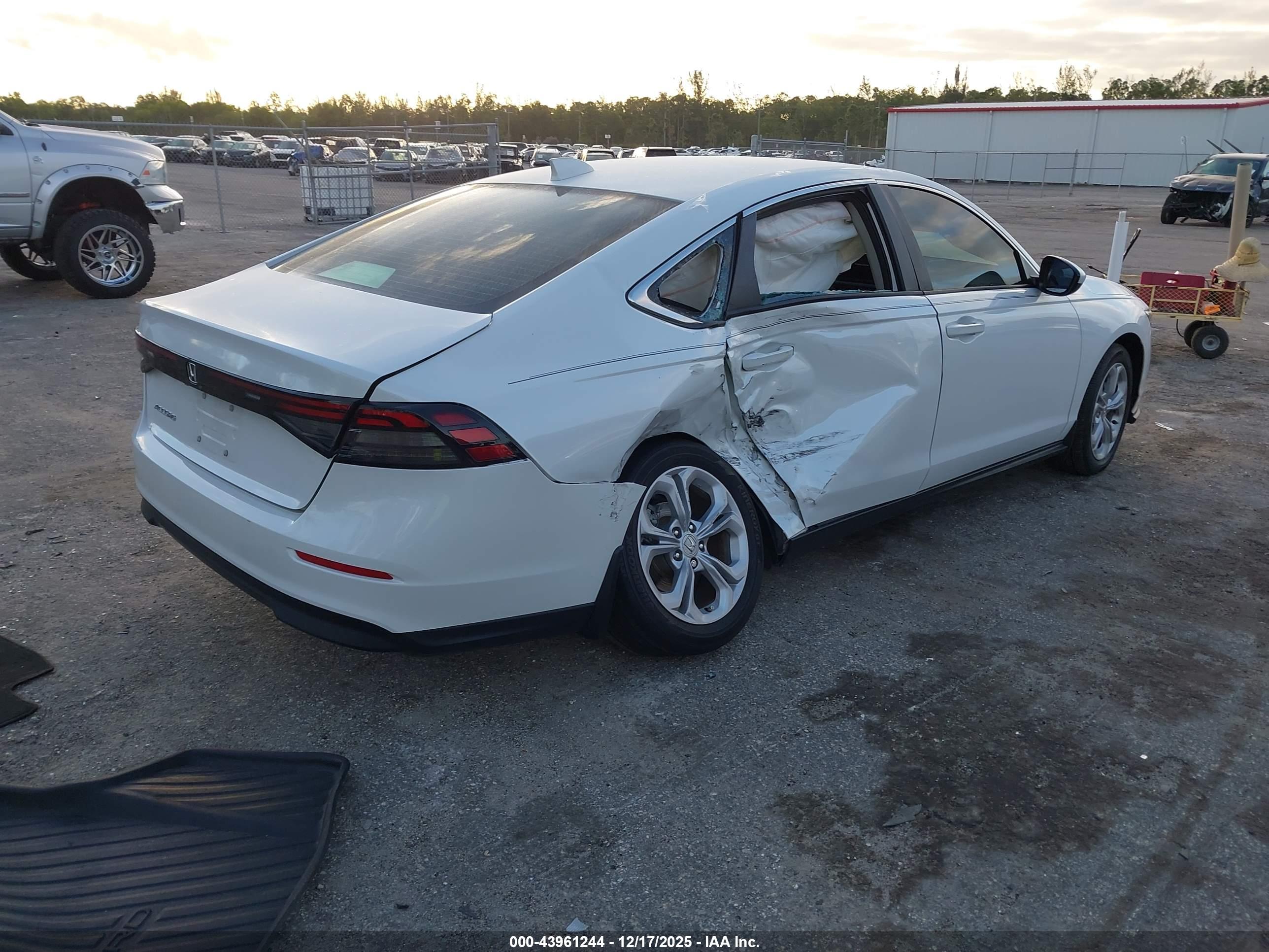 HONDA ACCORD image 4