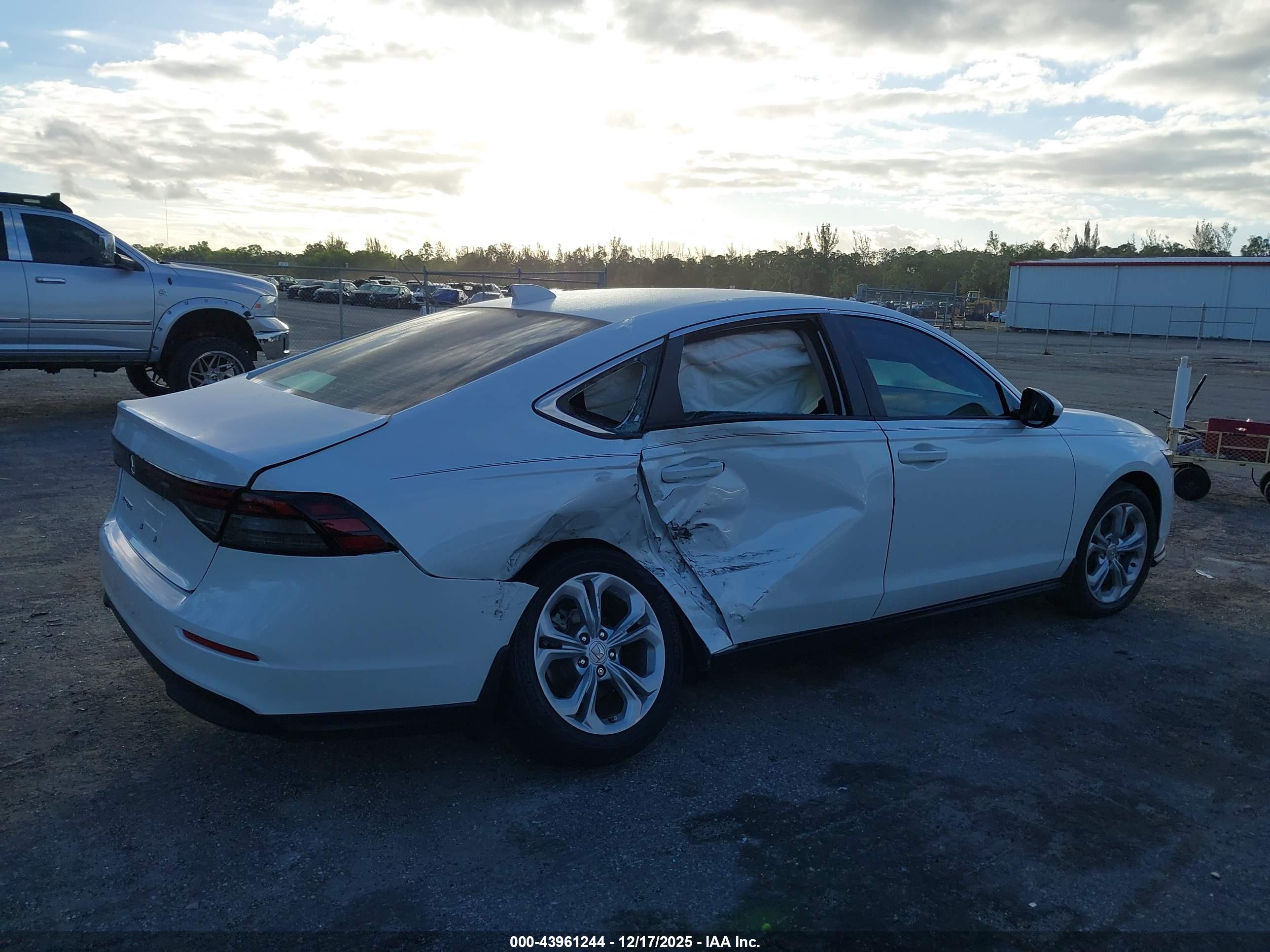 HONDA ACCORD image 6