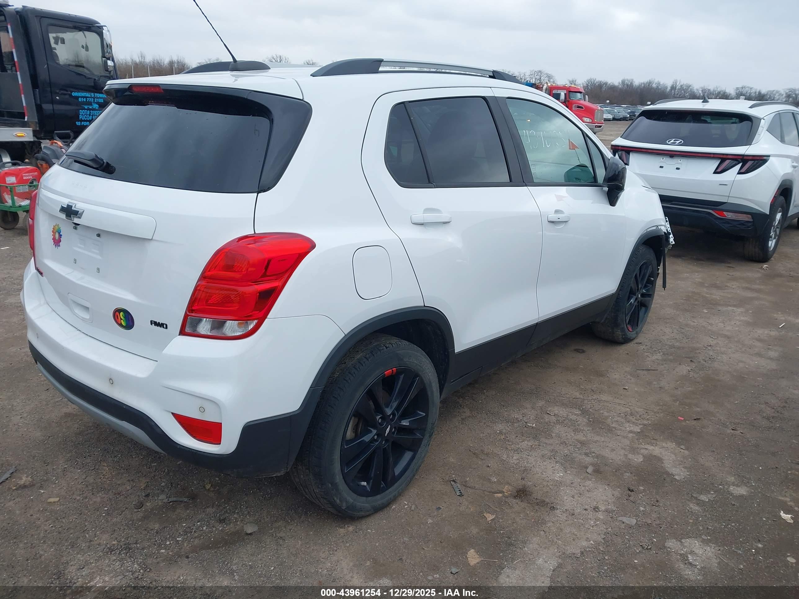 CHEVROLET TRAX image 4