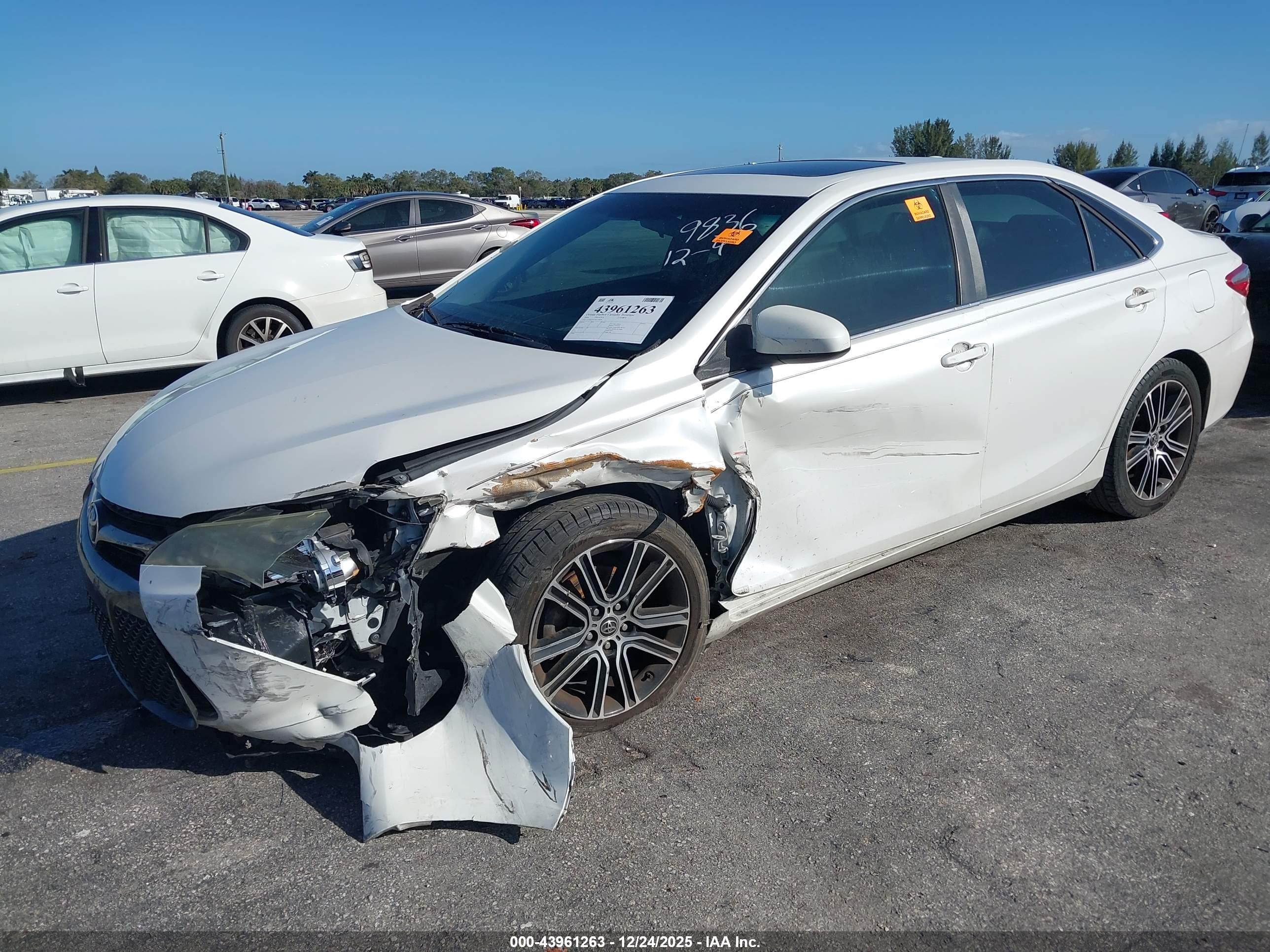 TOYOTA CAMRY image 6