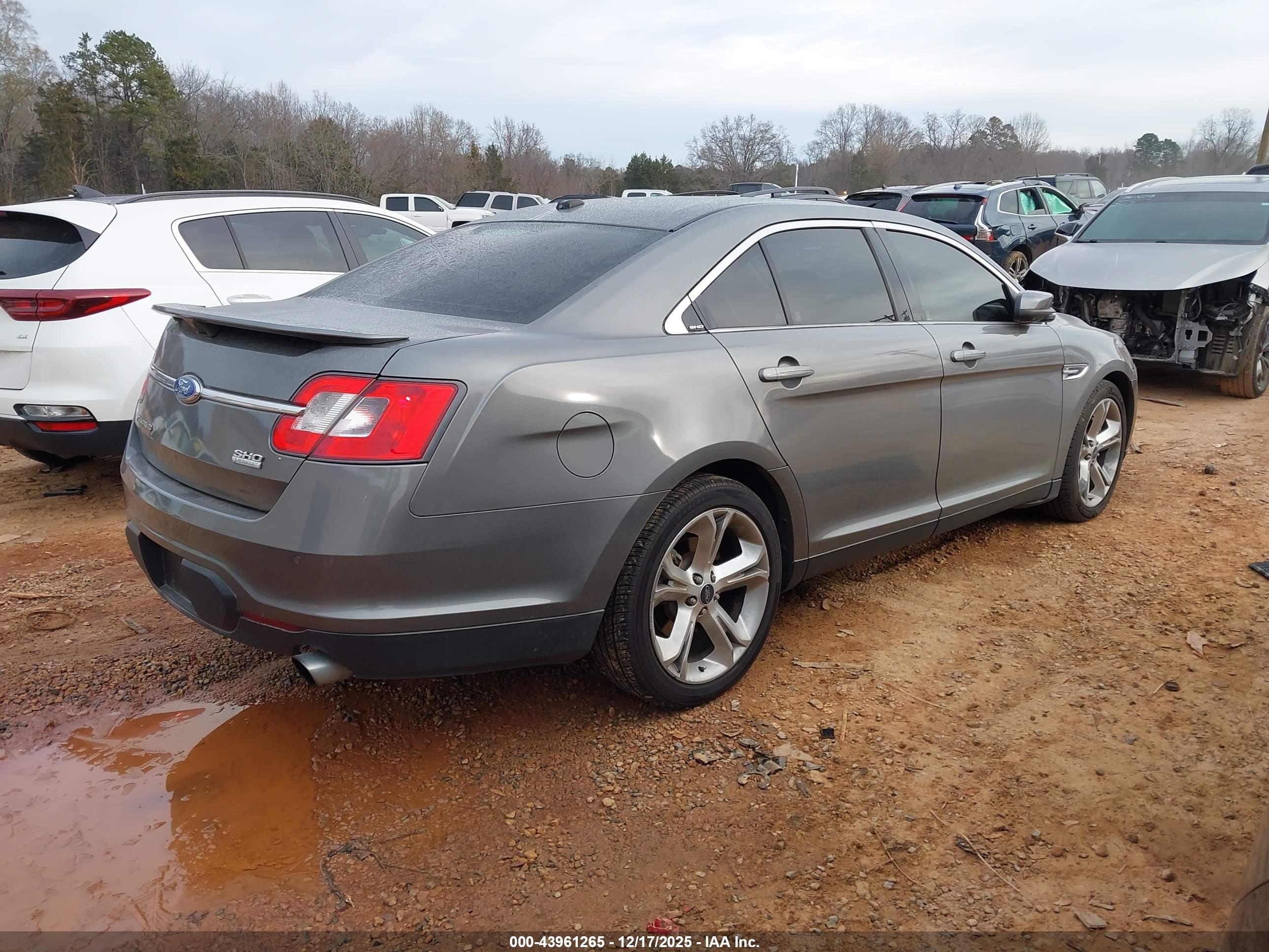 FORD TAURUS image 4