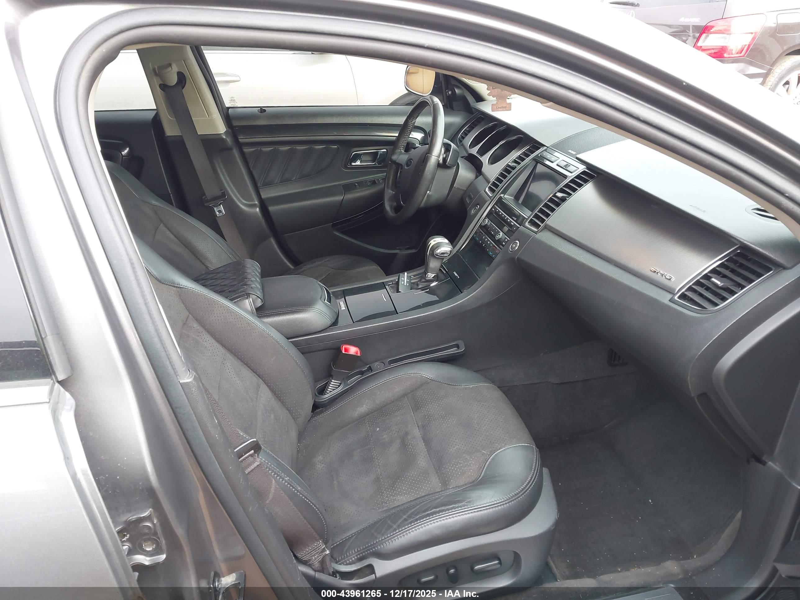 FORD TAURUS image 5