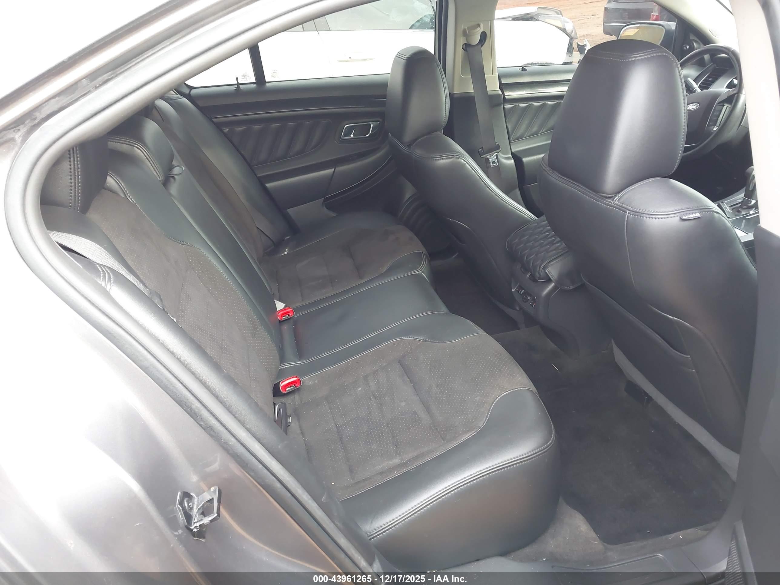 FORD TAURUS image 8