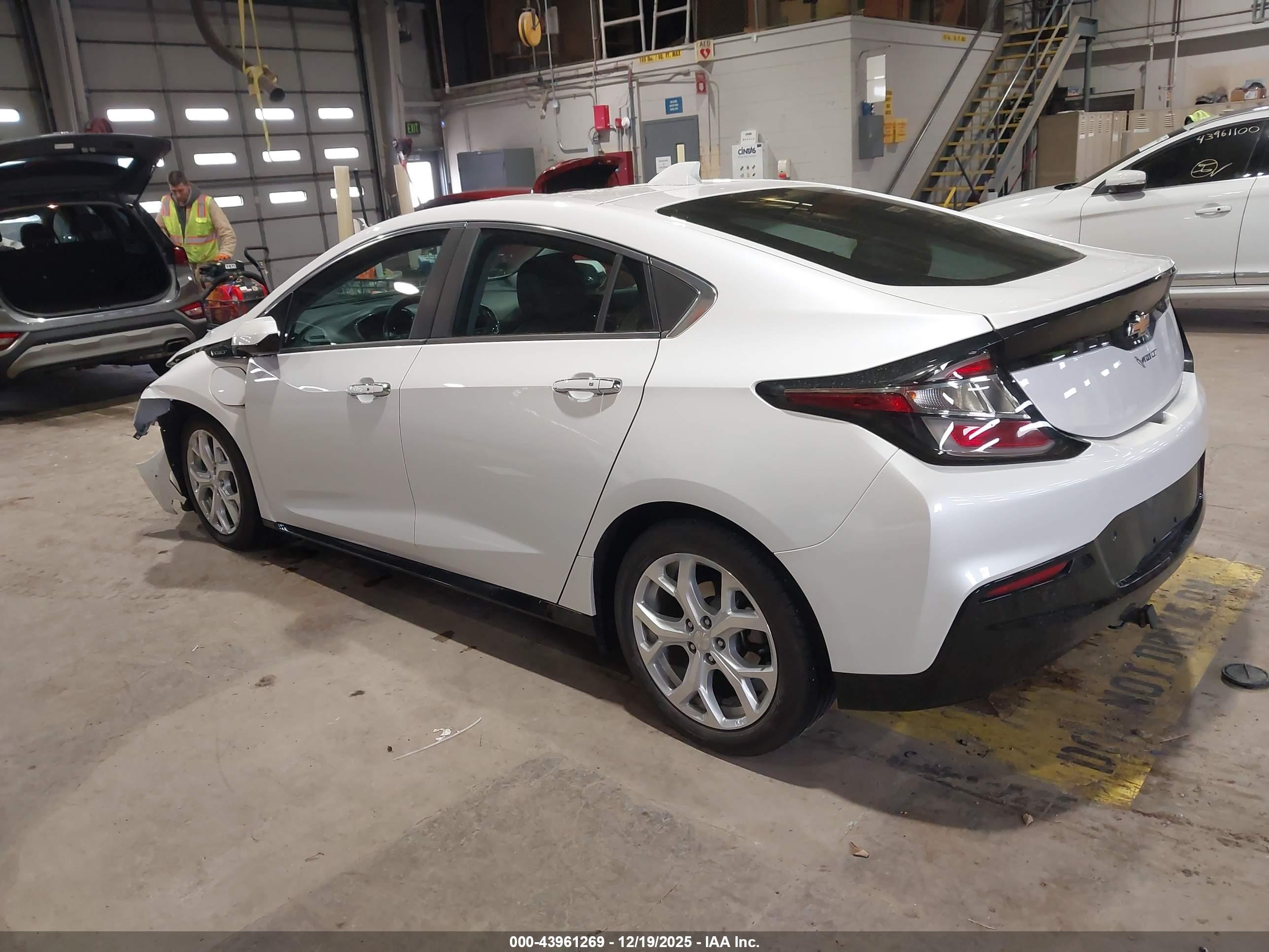 CHEVROLET VOLT image 3