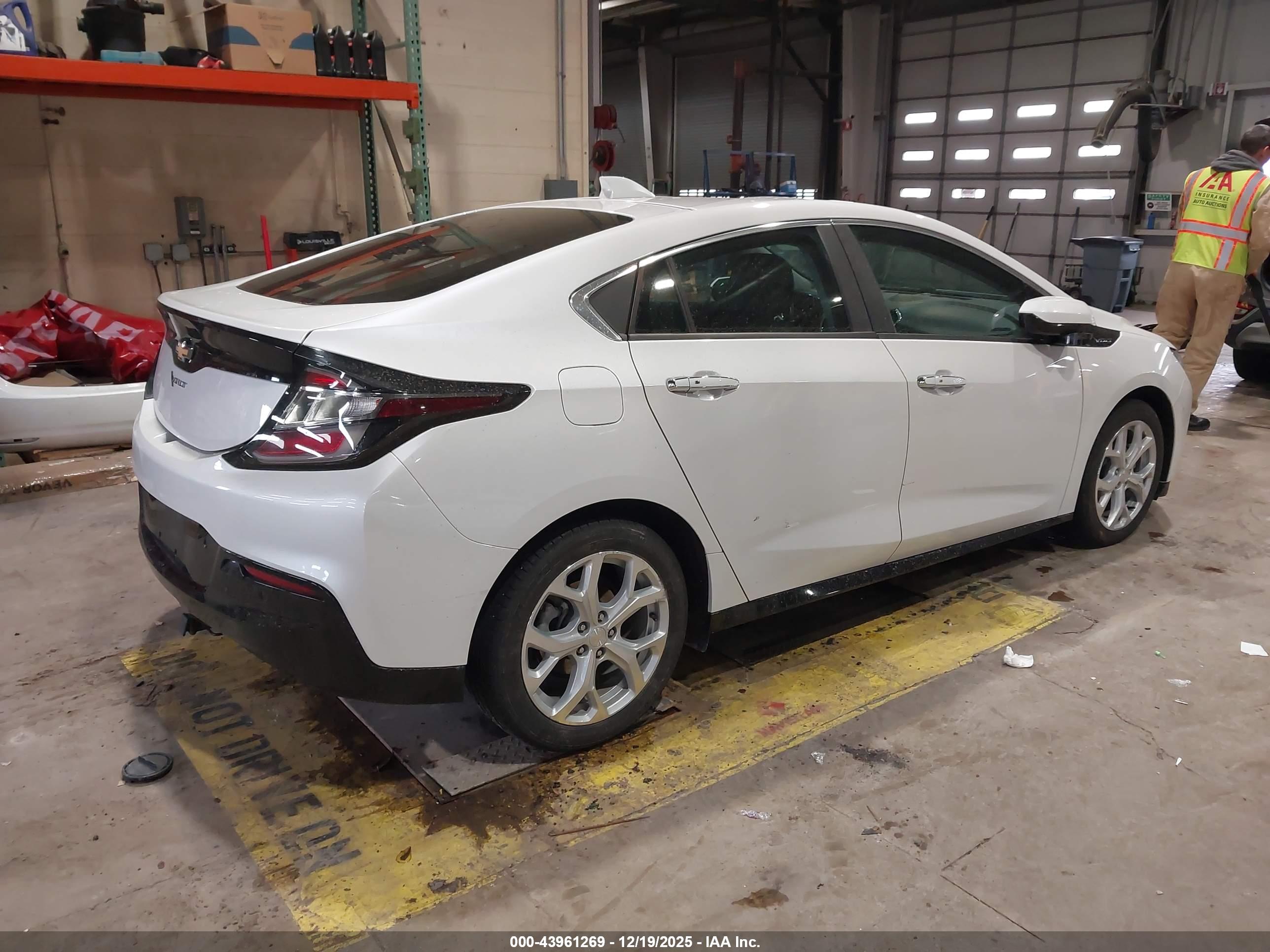 CHEVROLET VOLT image 4