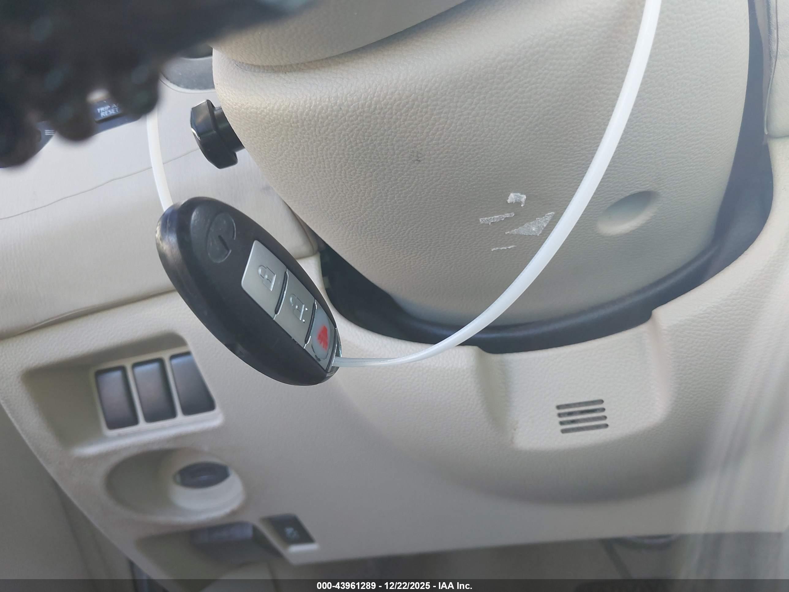 INFINITI EX35 image 11