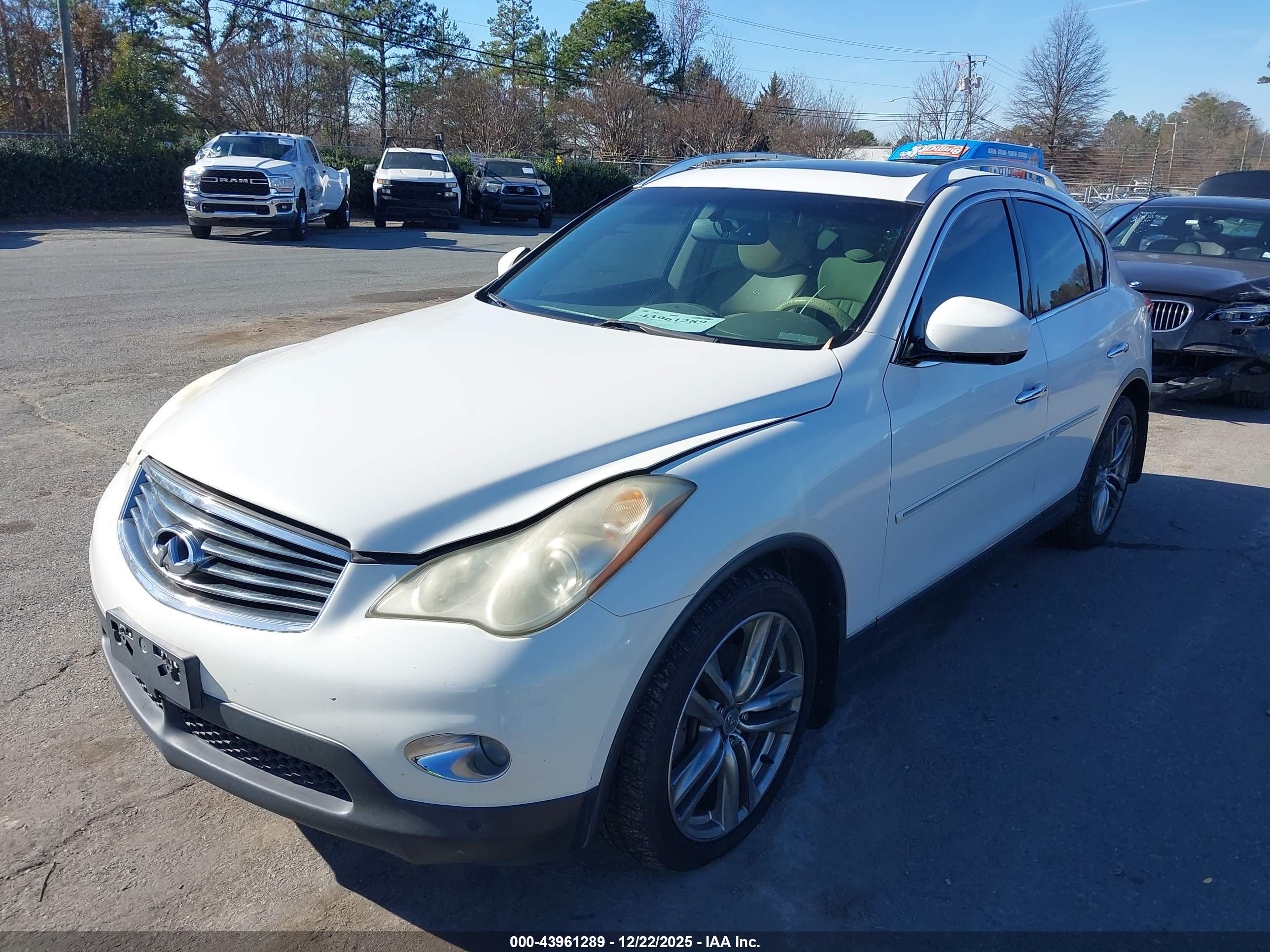 INFINITI EX35 image 2