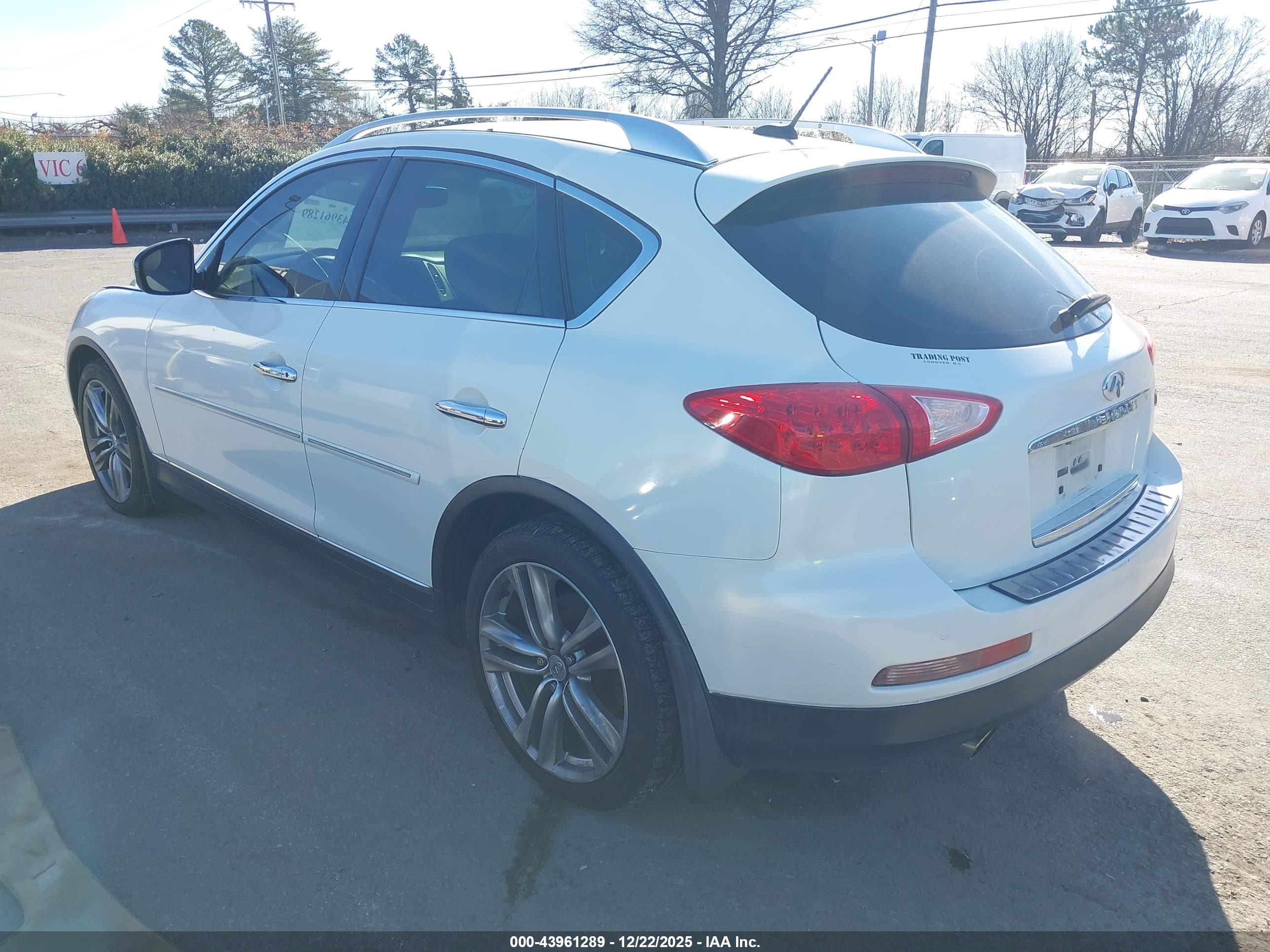 INFINITI EX35 image 3