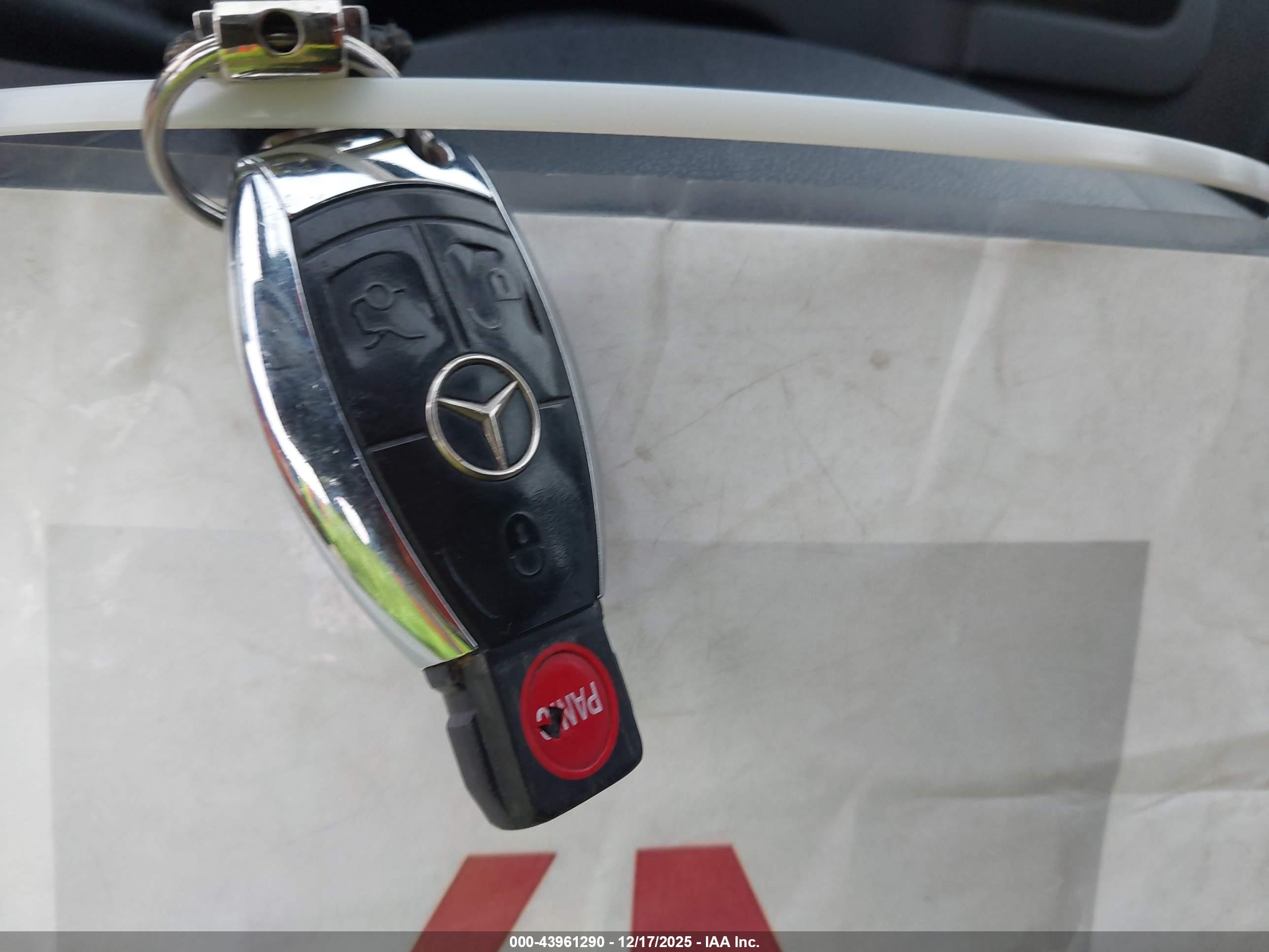 MERCEDES-BENZ C image 11