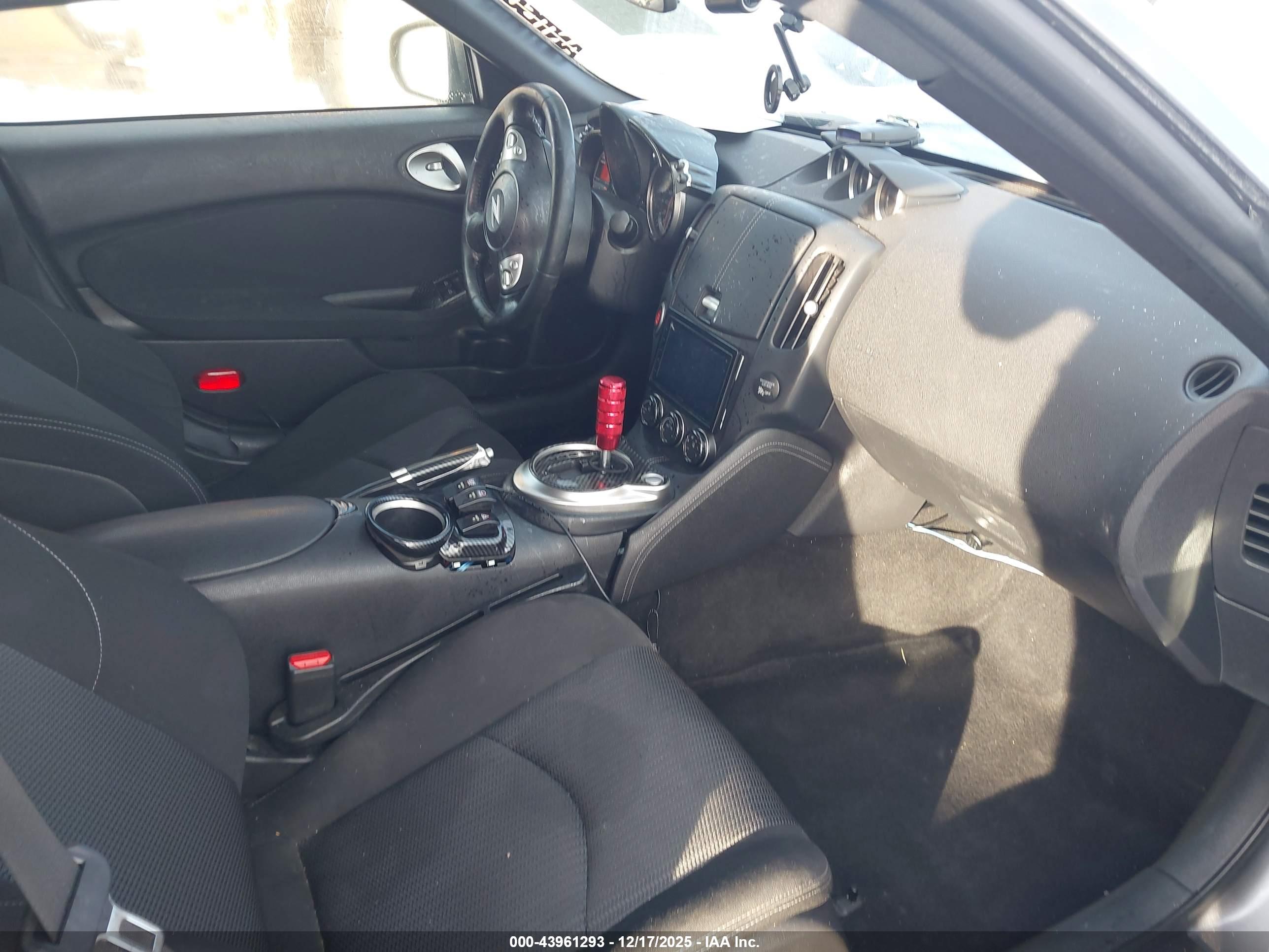 NISSAN 370Z image 5