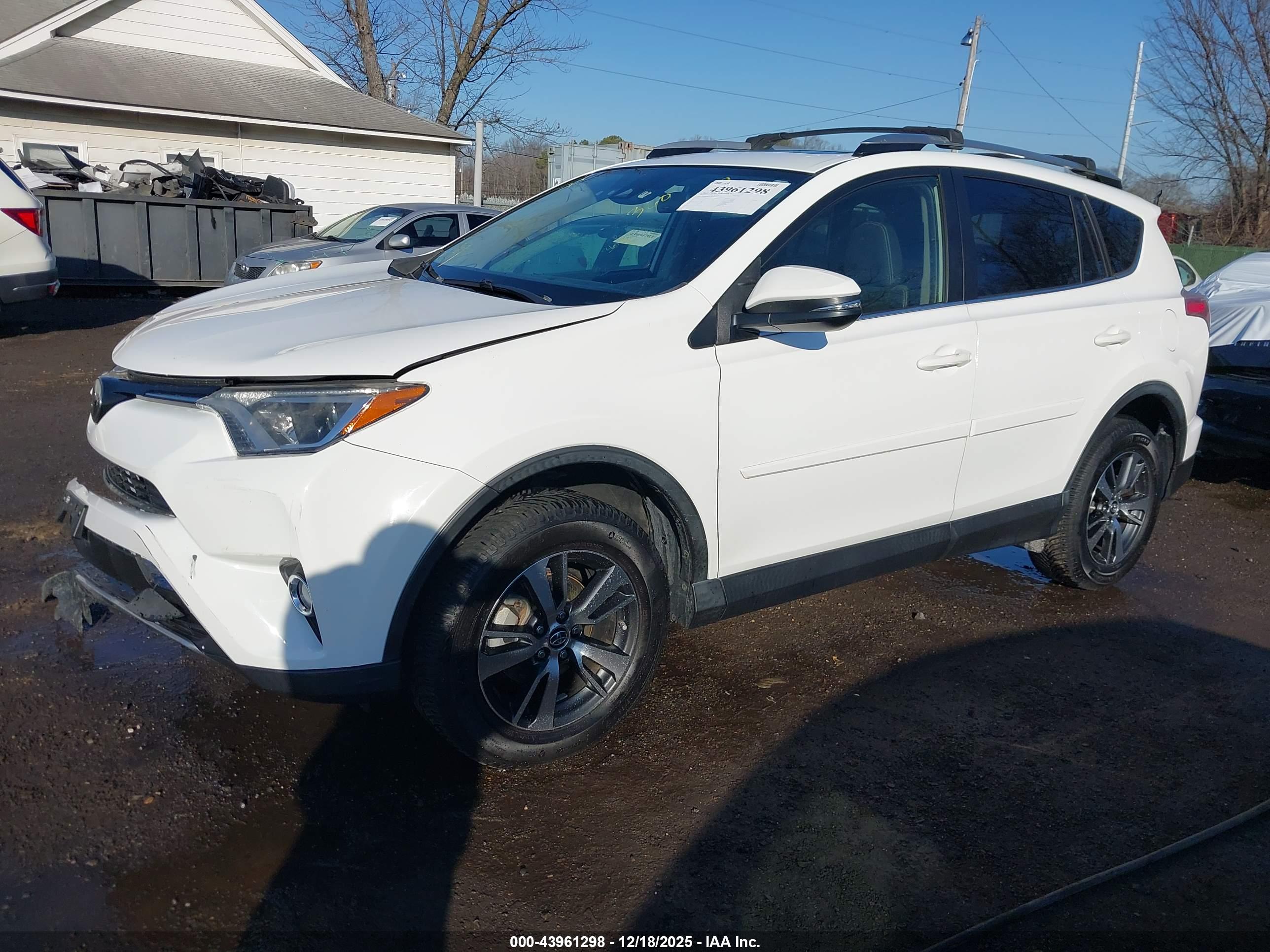 TOYOTA RAV4 image 2
