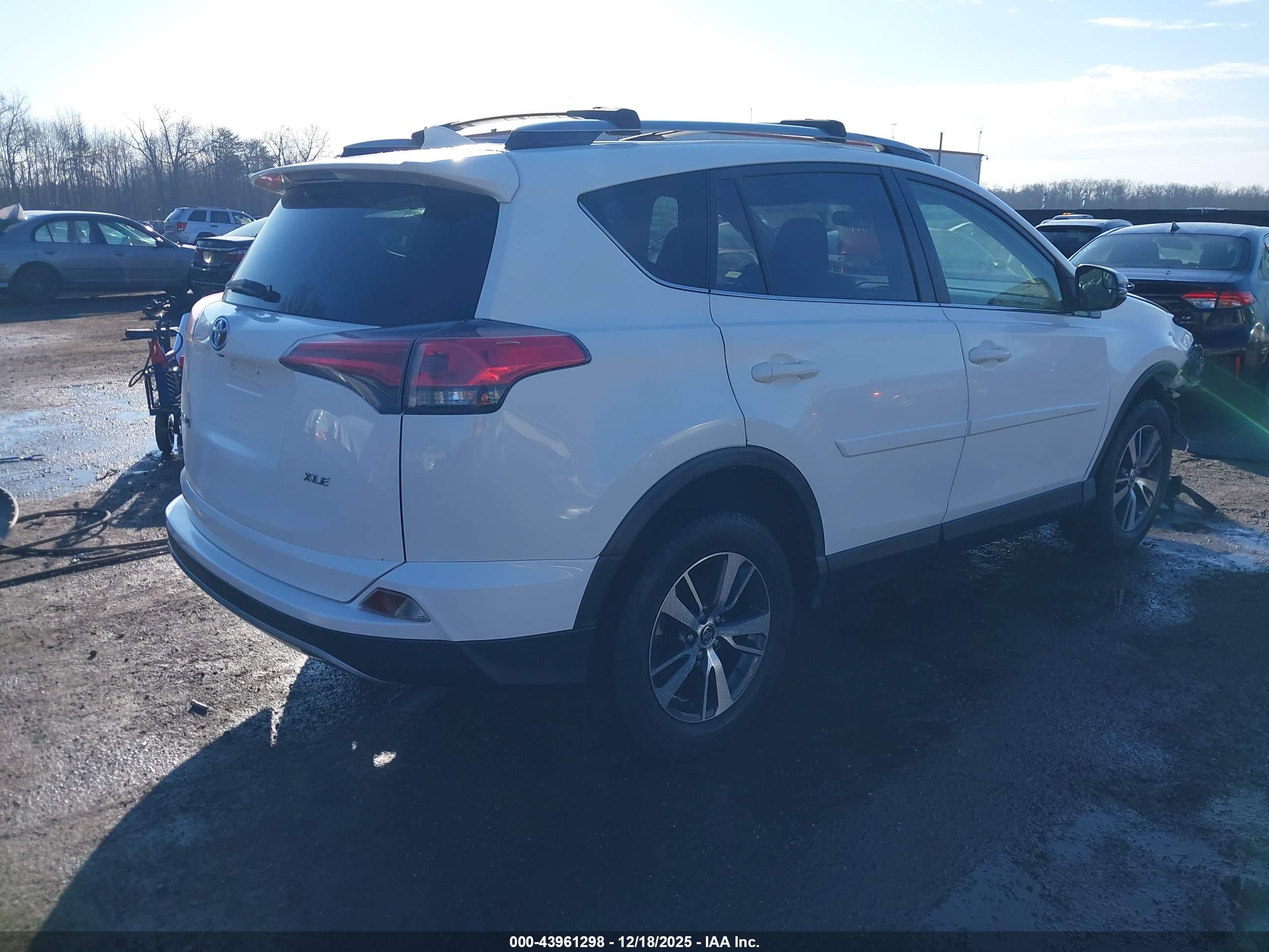 TOYOTA RAV4 image 4