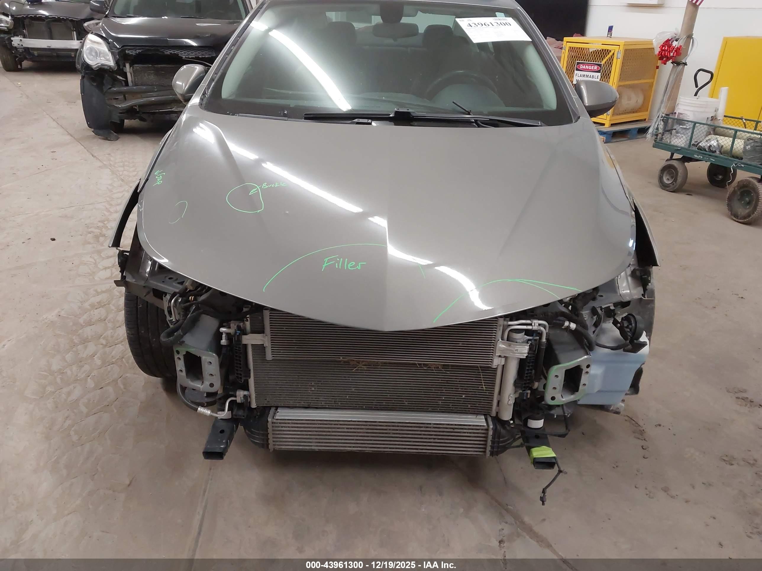 CHEVROLET CRUZE image 6