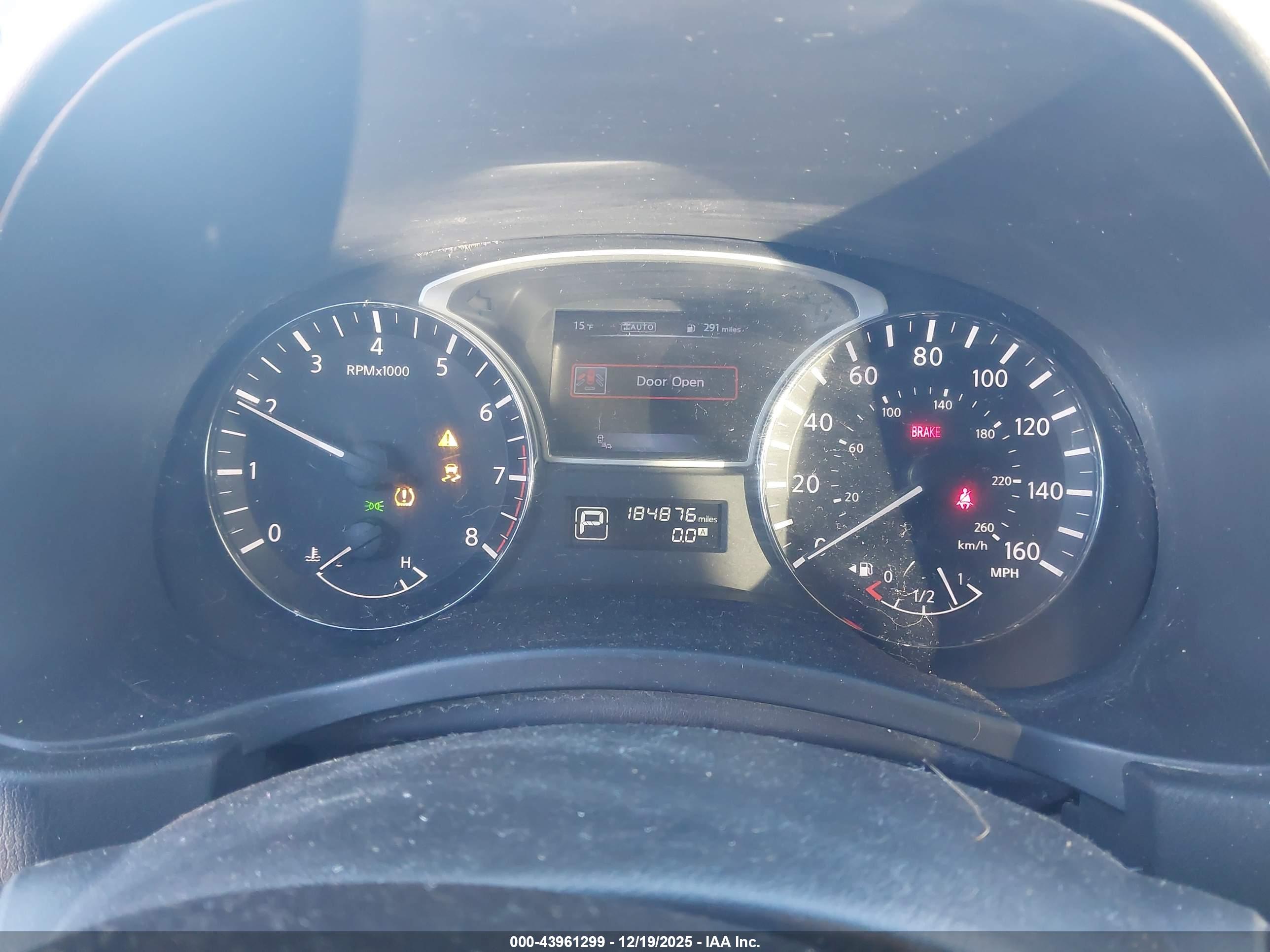 NISSAN PATHFINDER image 7