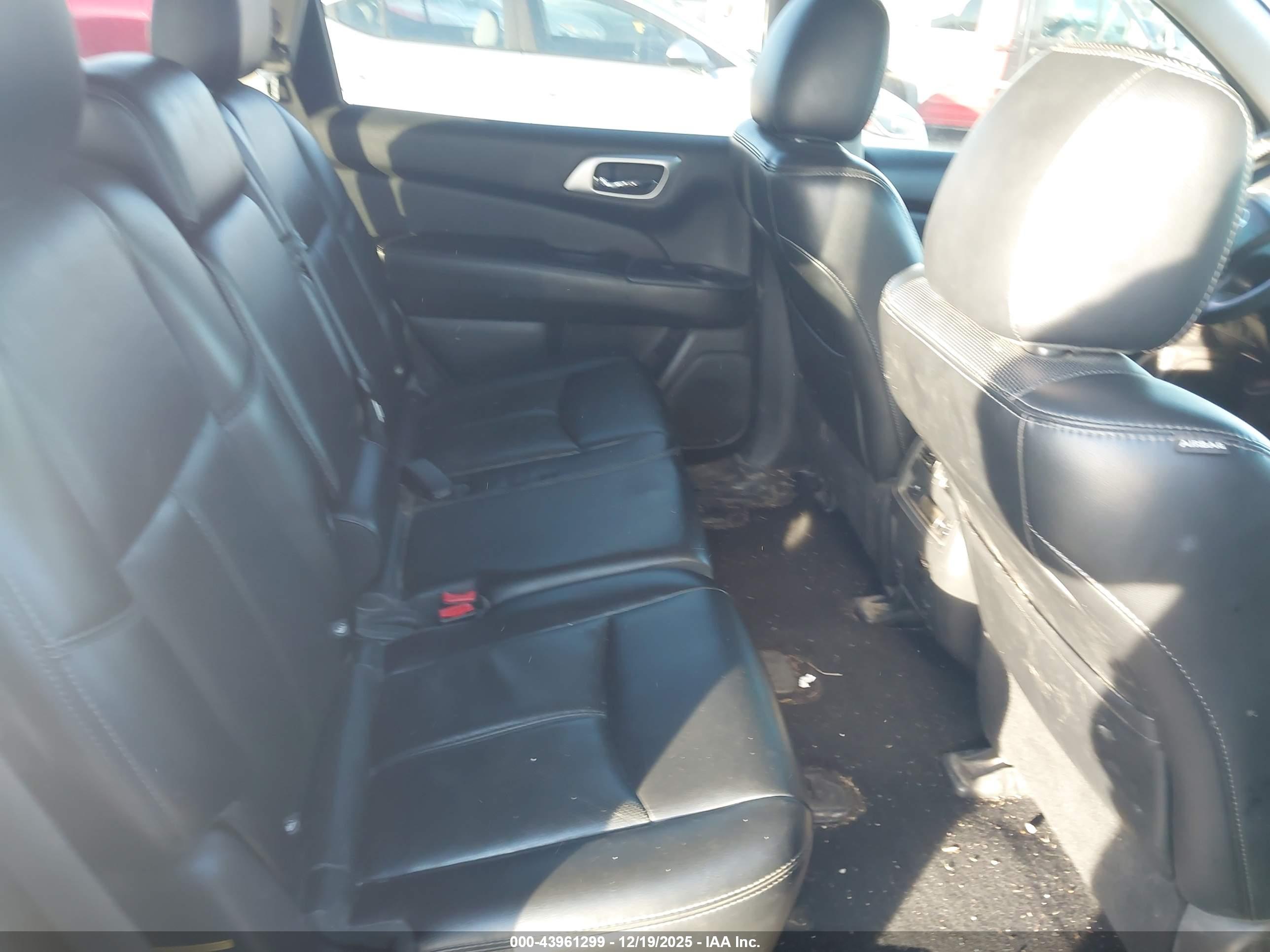 NISSAN PATHFINDER image 8