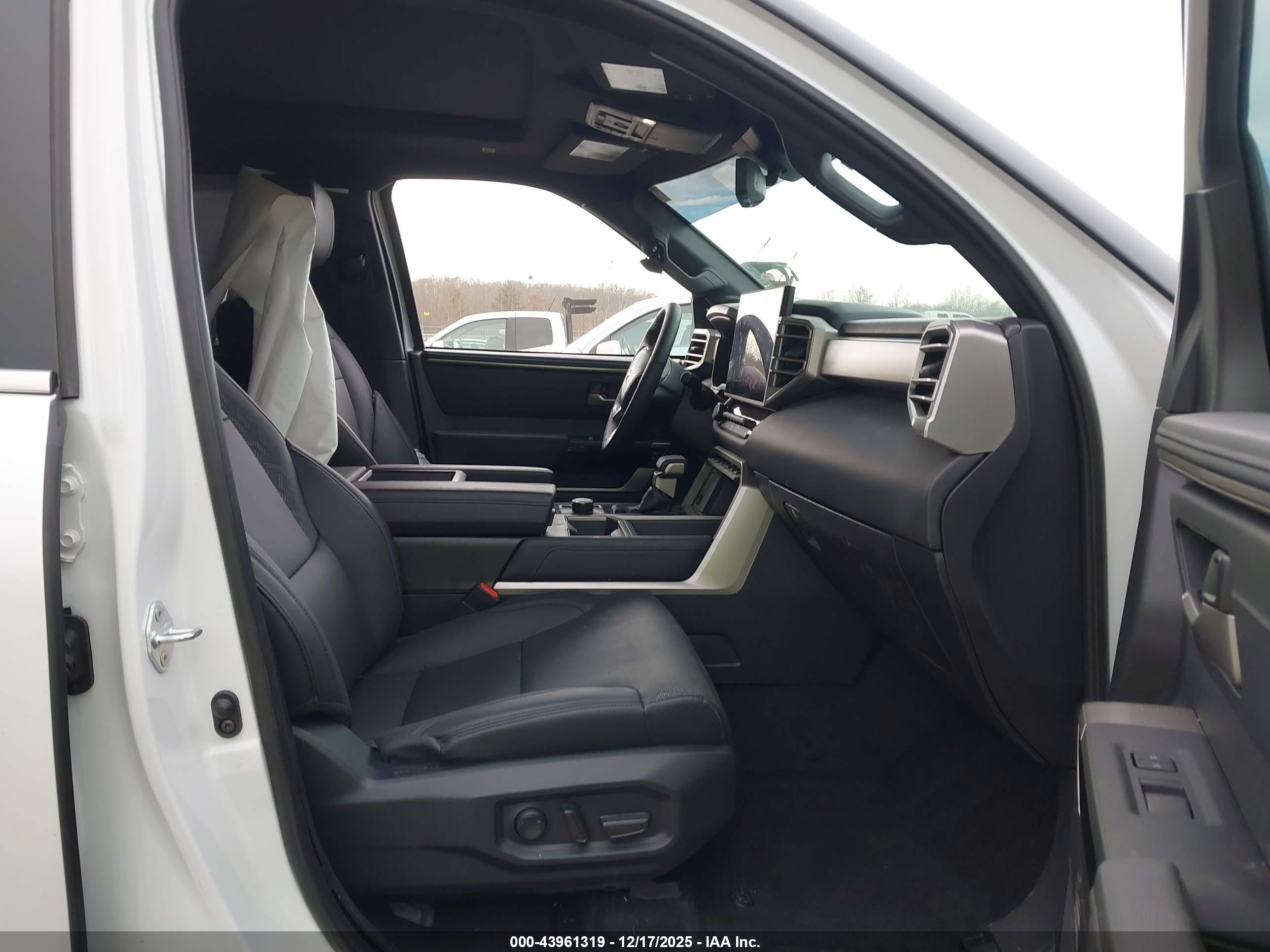 TOYOTA TUNDRA image 5