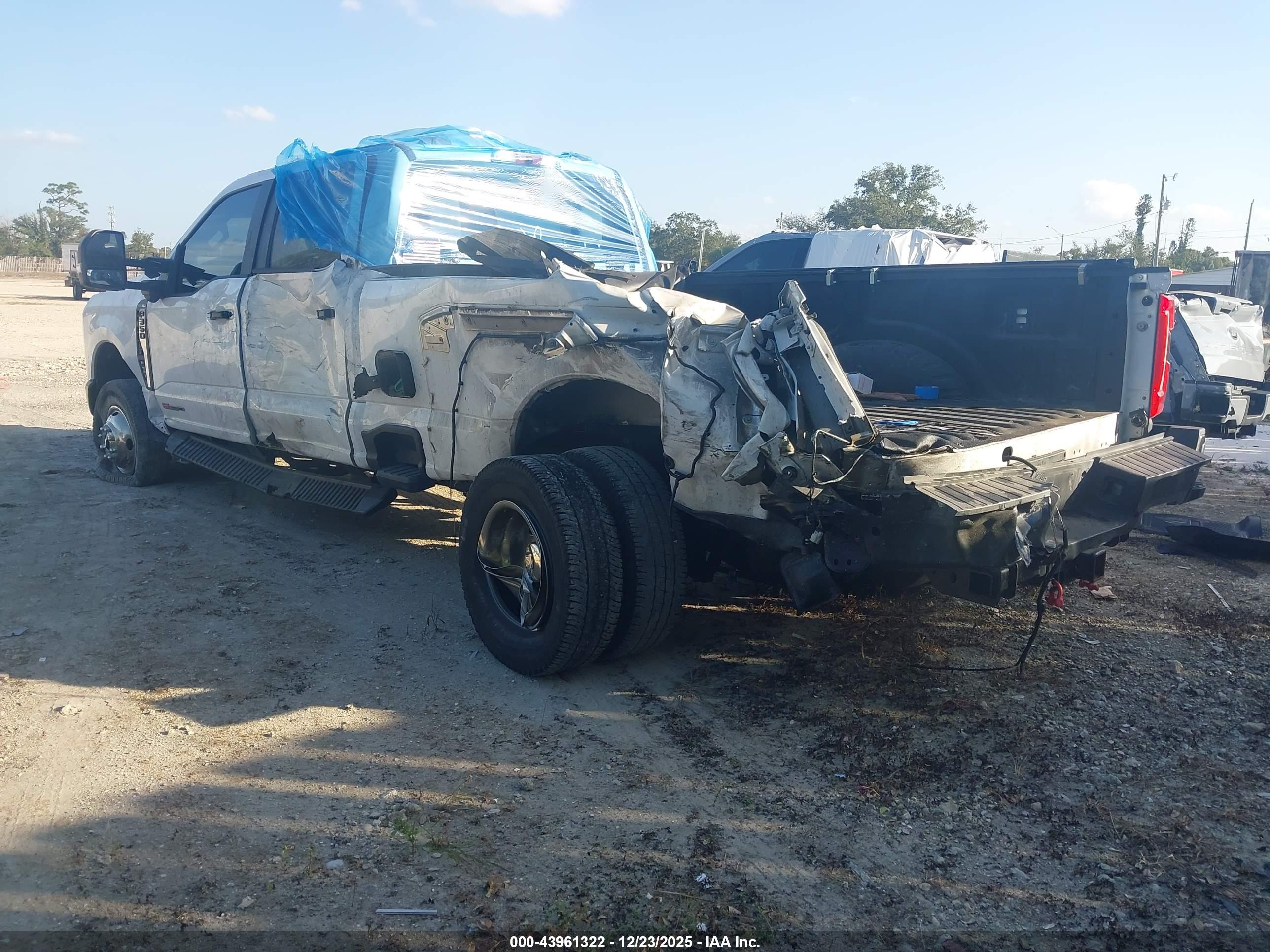FORD F-350 image 3