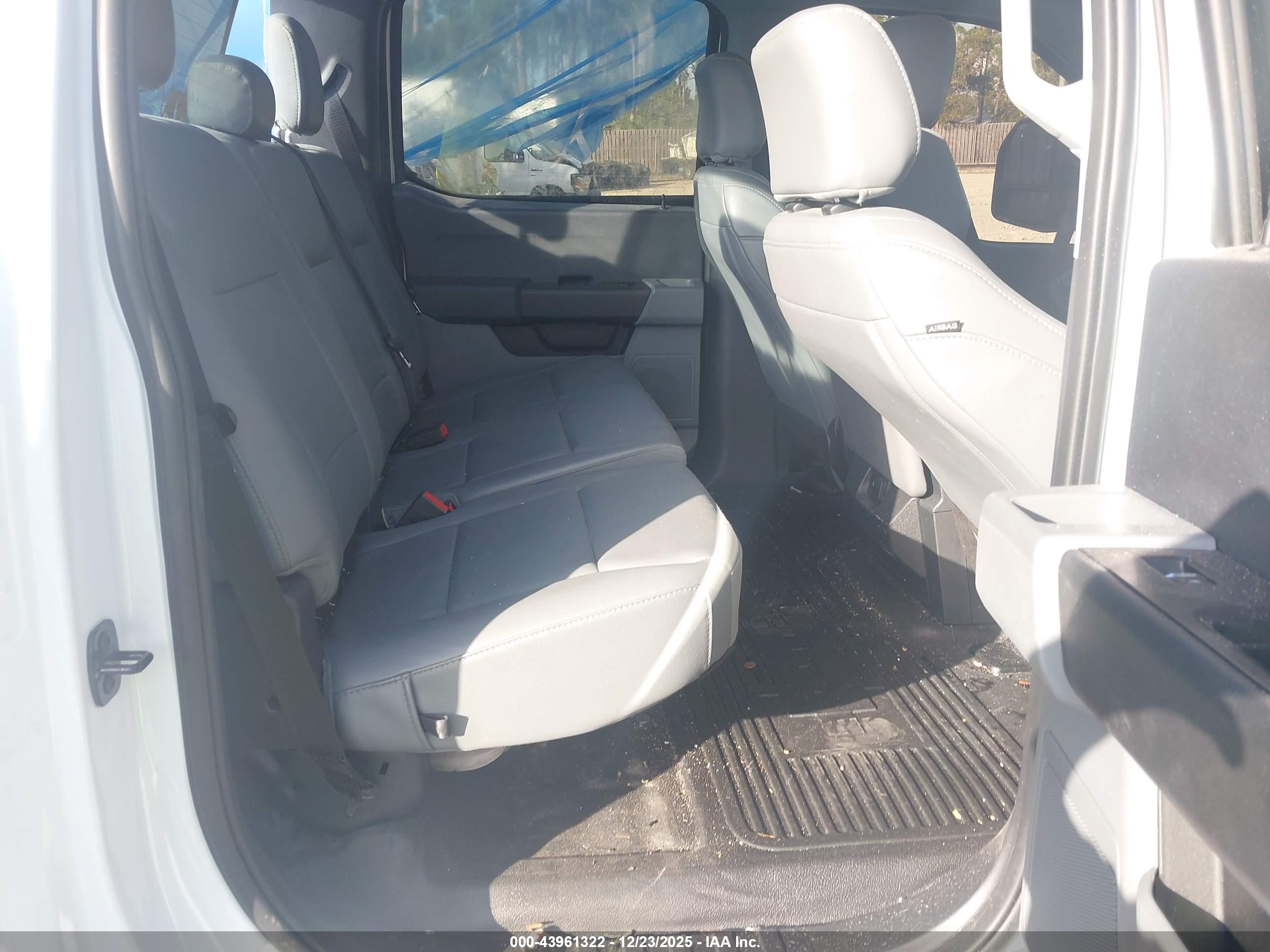 FORD F-350 image 8