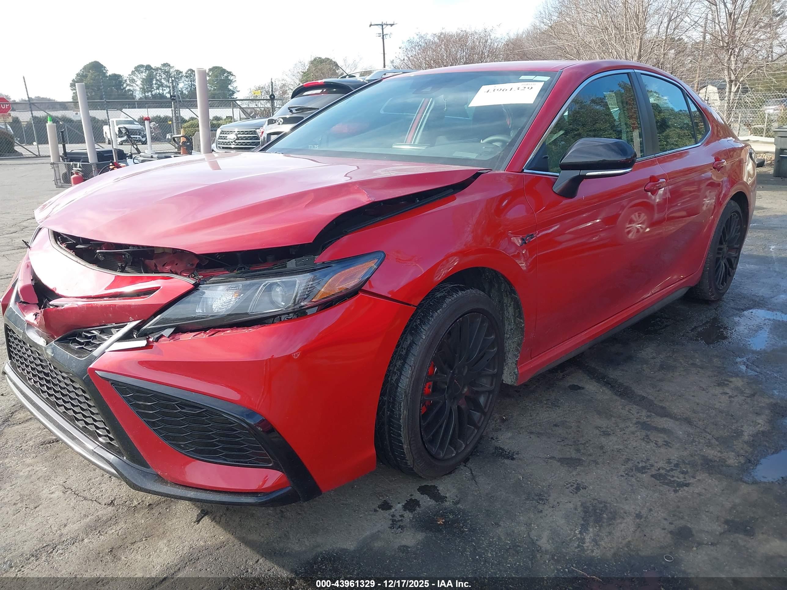 TOYOTA CAMRY image 2