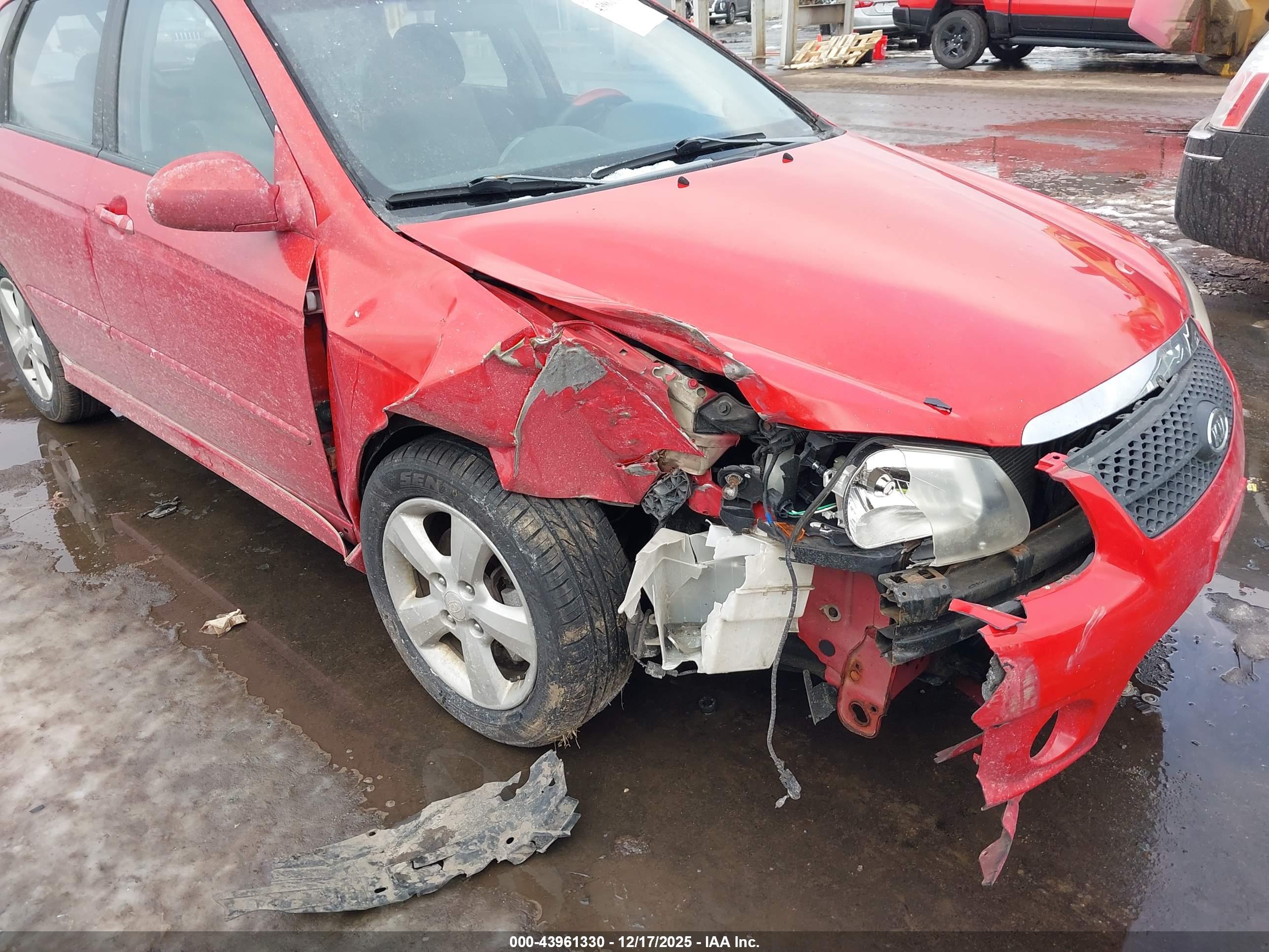 KIA SPECTRA5 image 6