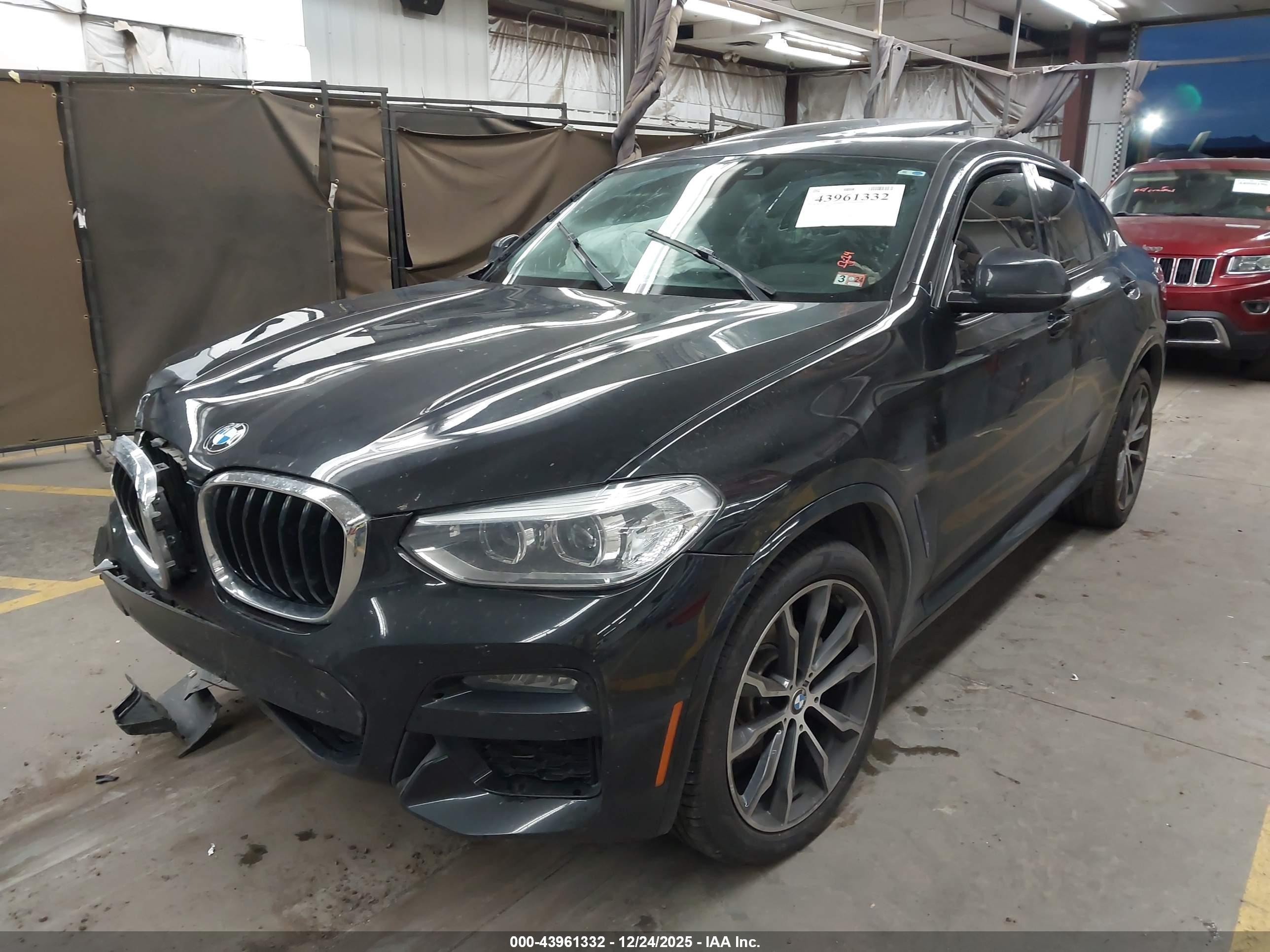BMW X4 image 2