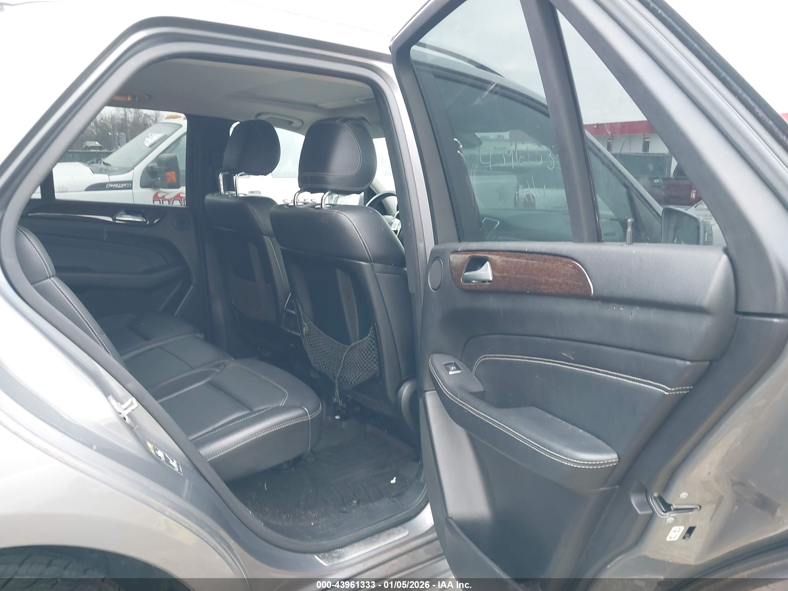 MERCEDES-BENZ ML image 8