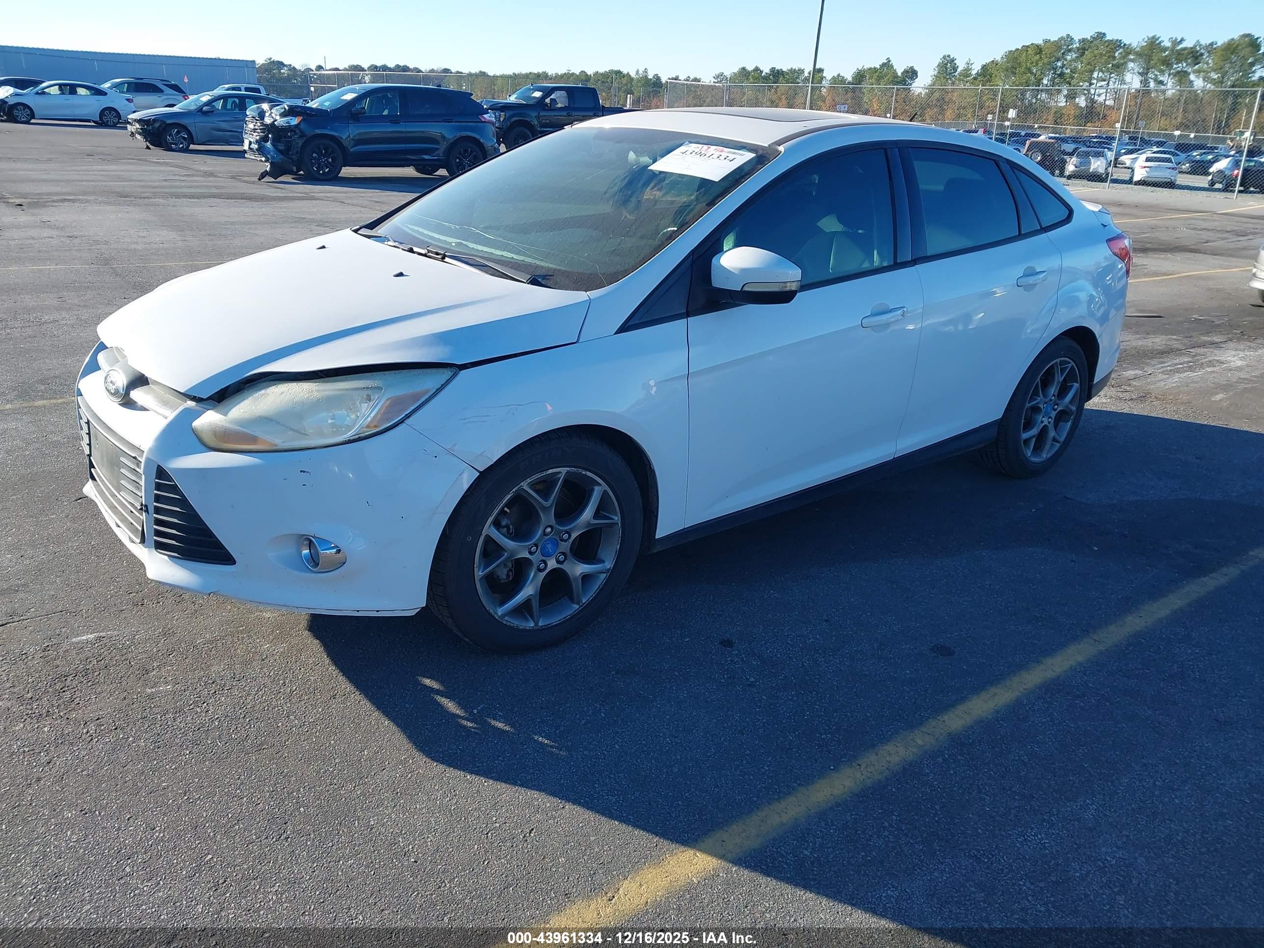 FORD FOCUS image 2