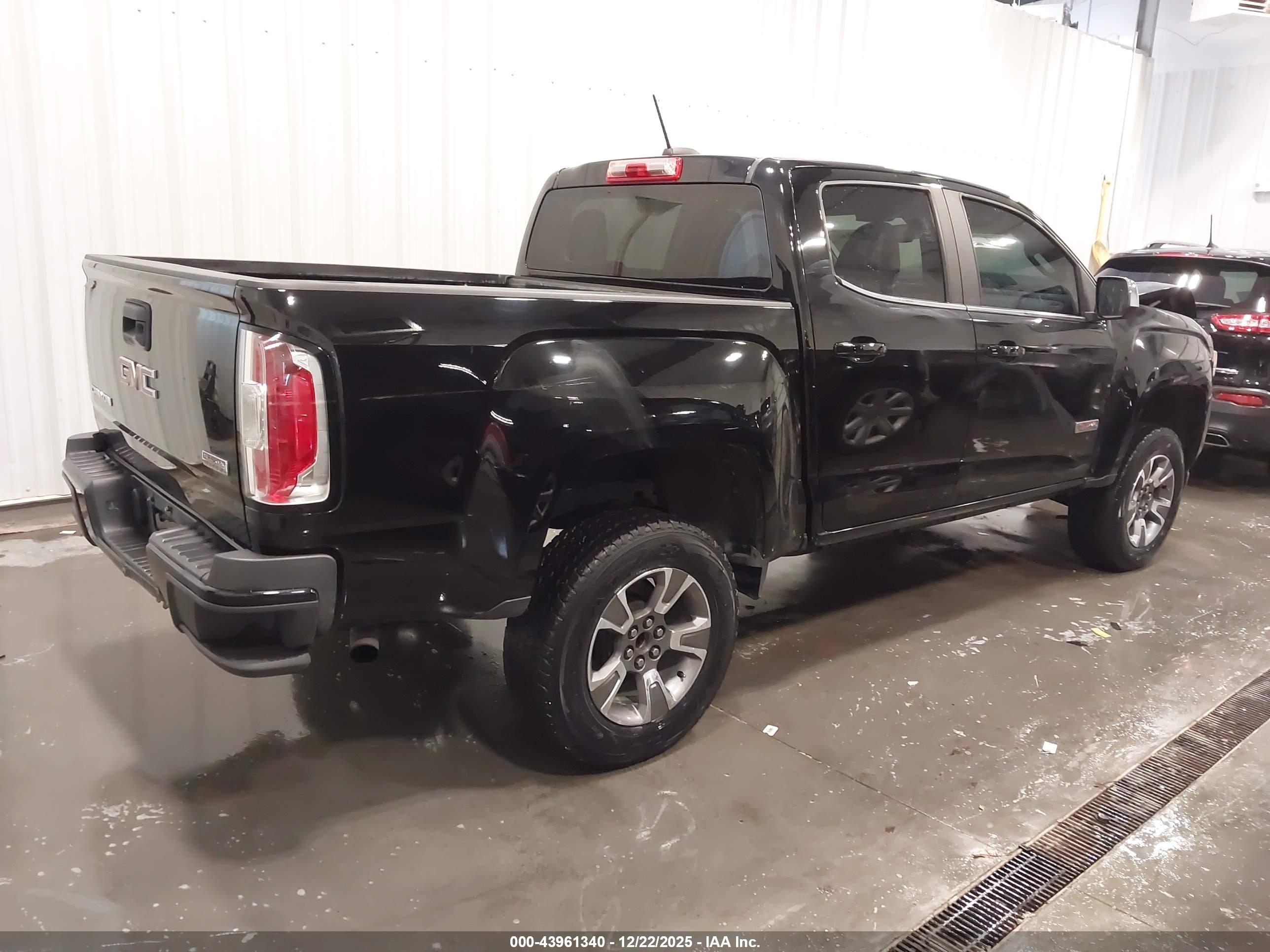 GMC CANYON image 4