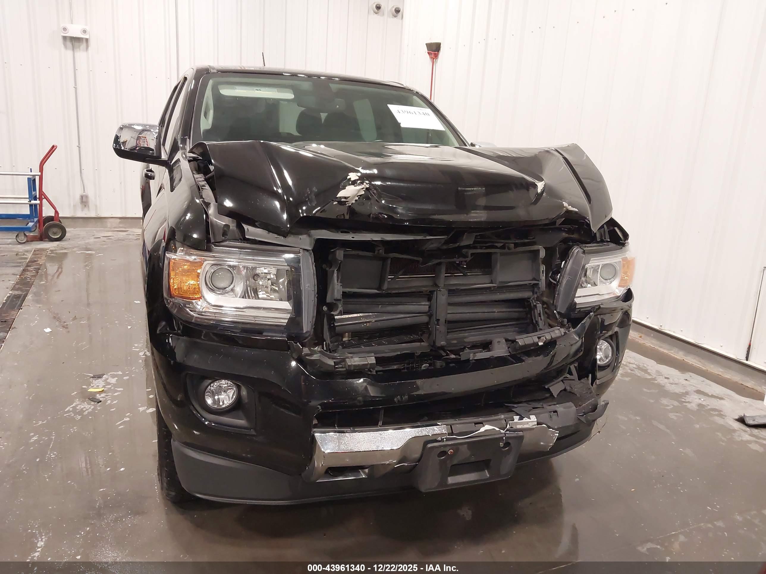GMC CANYON image 6