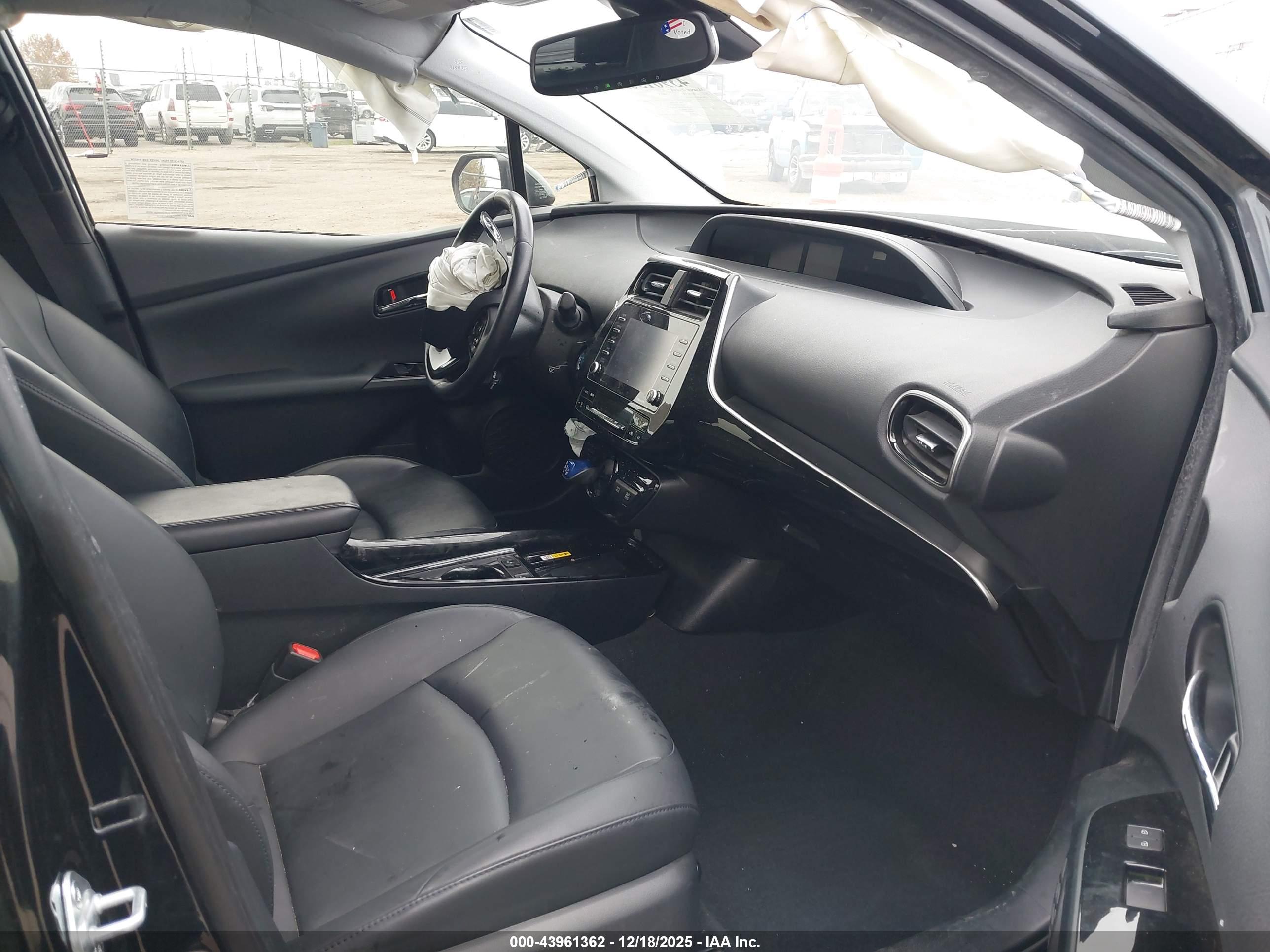 TOYOTA PRIUS image 5