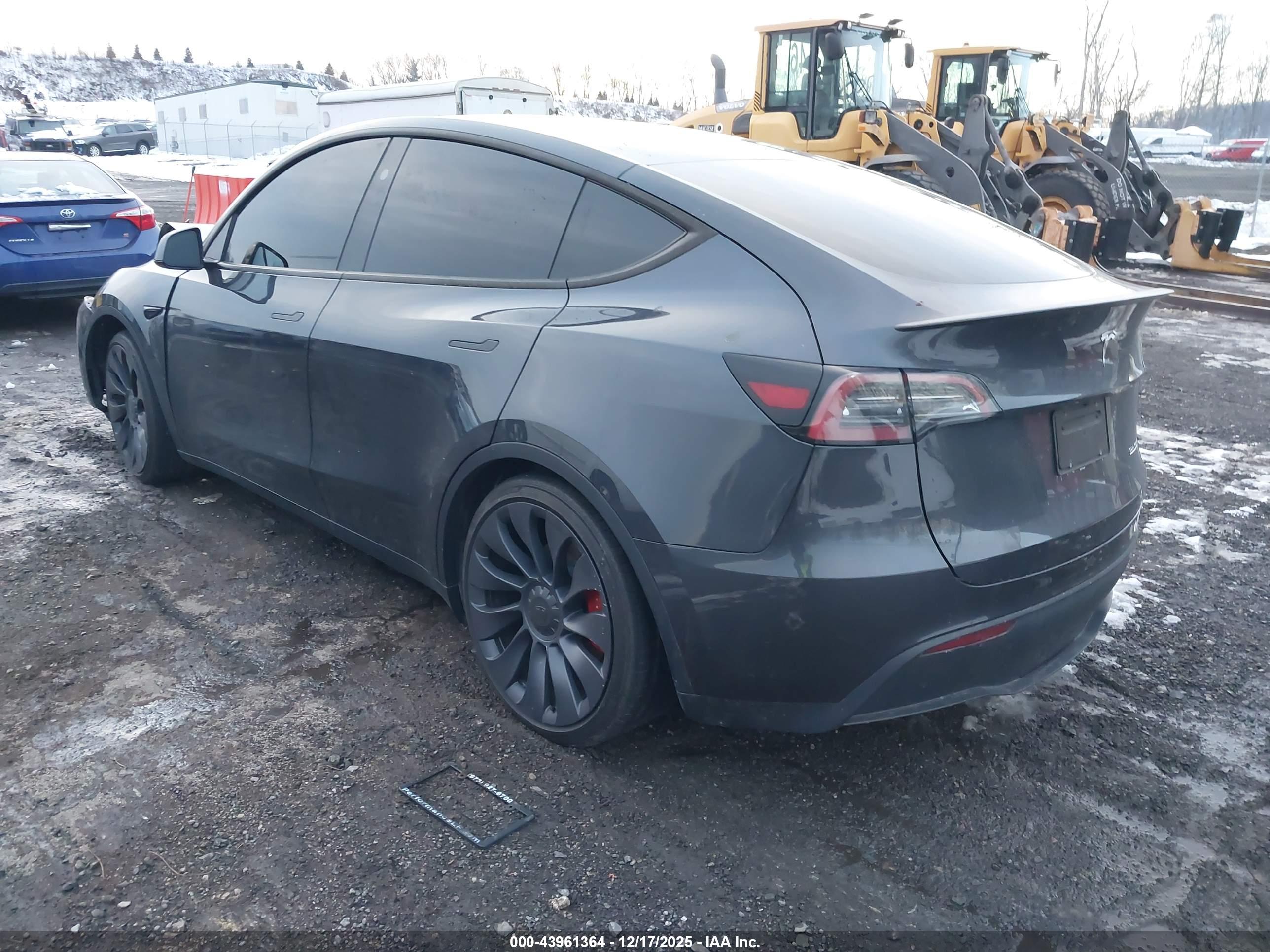 TESLA MODEL image 3