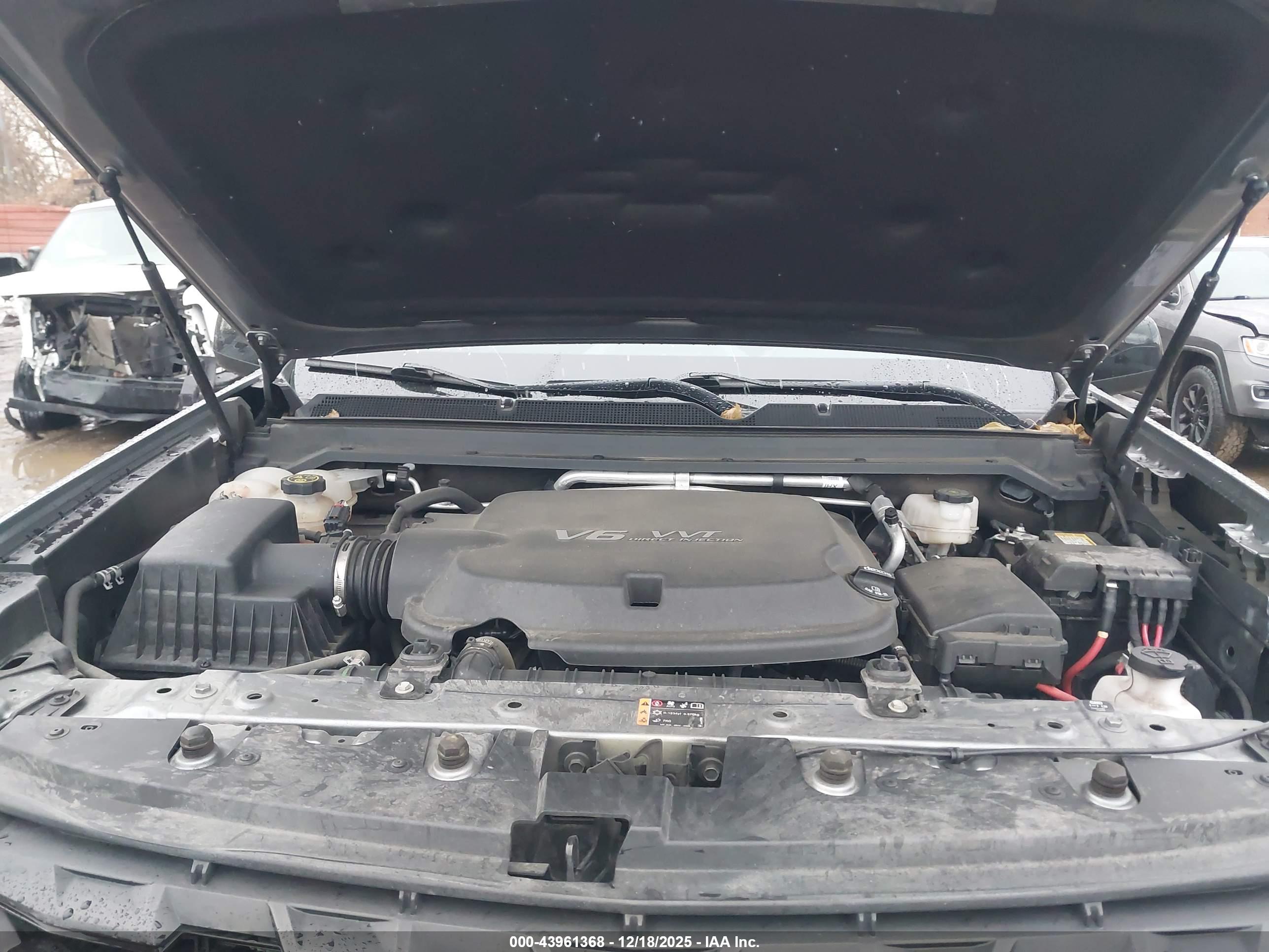 CHEVROLET COLORADO image 10
