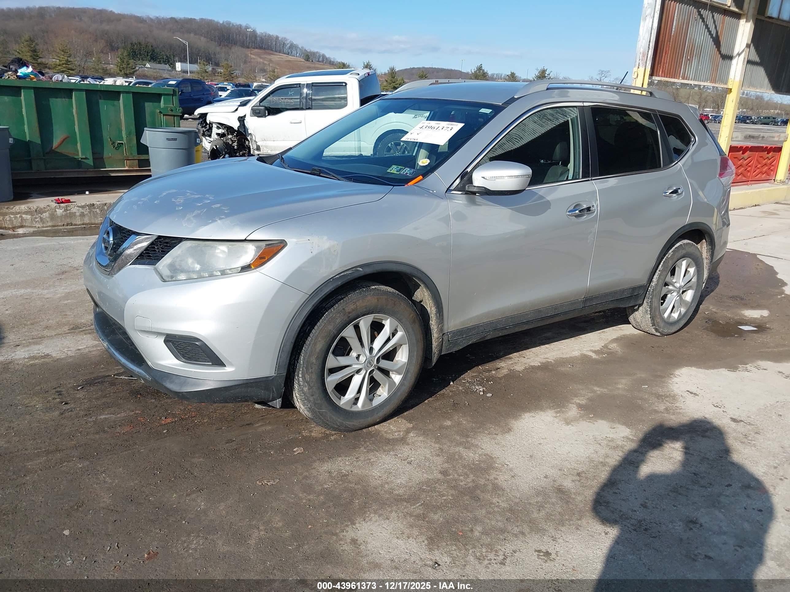NISSAN ROGUE image 2
