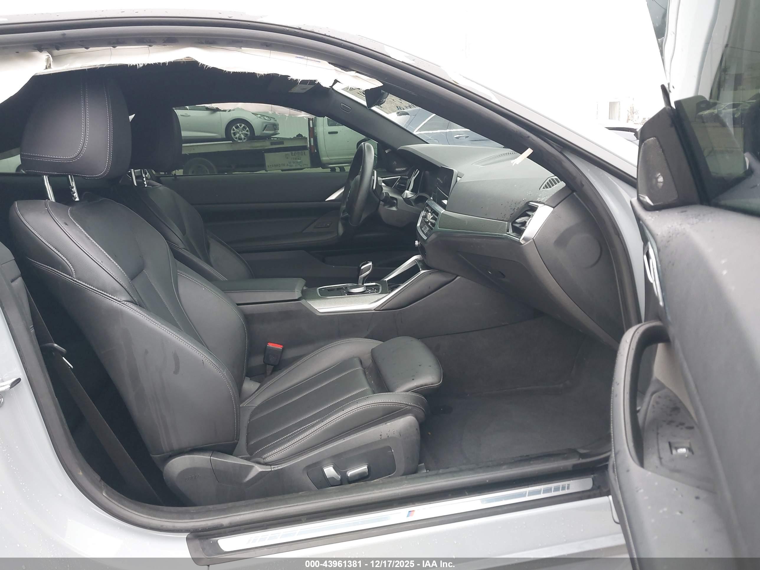 BMW M440I image 5