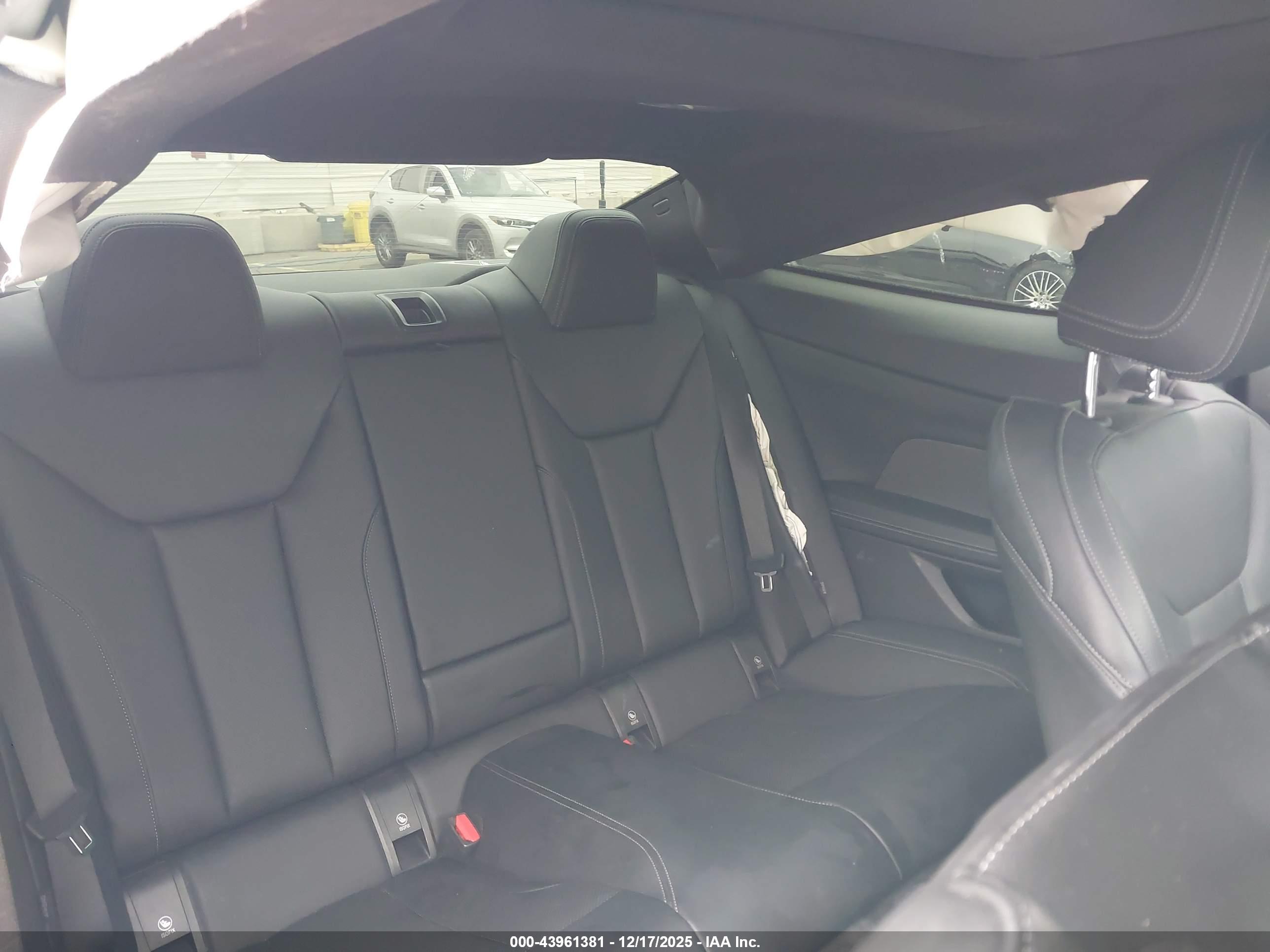 BMW M440I image 8