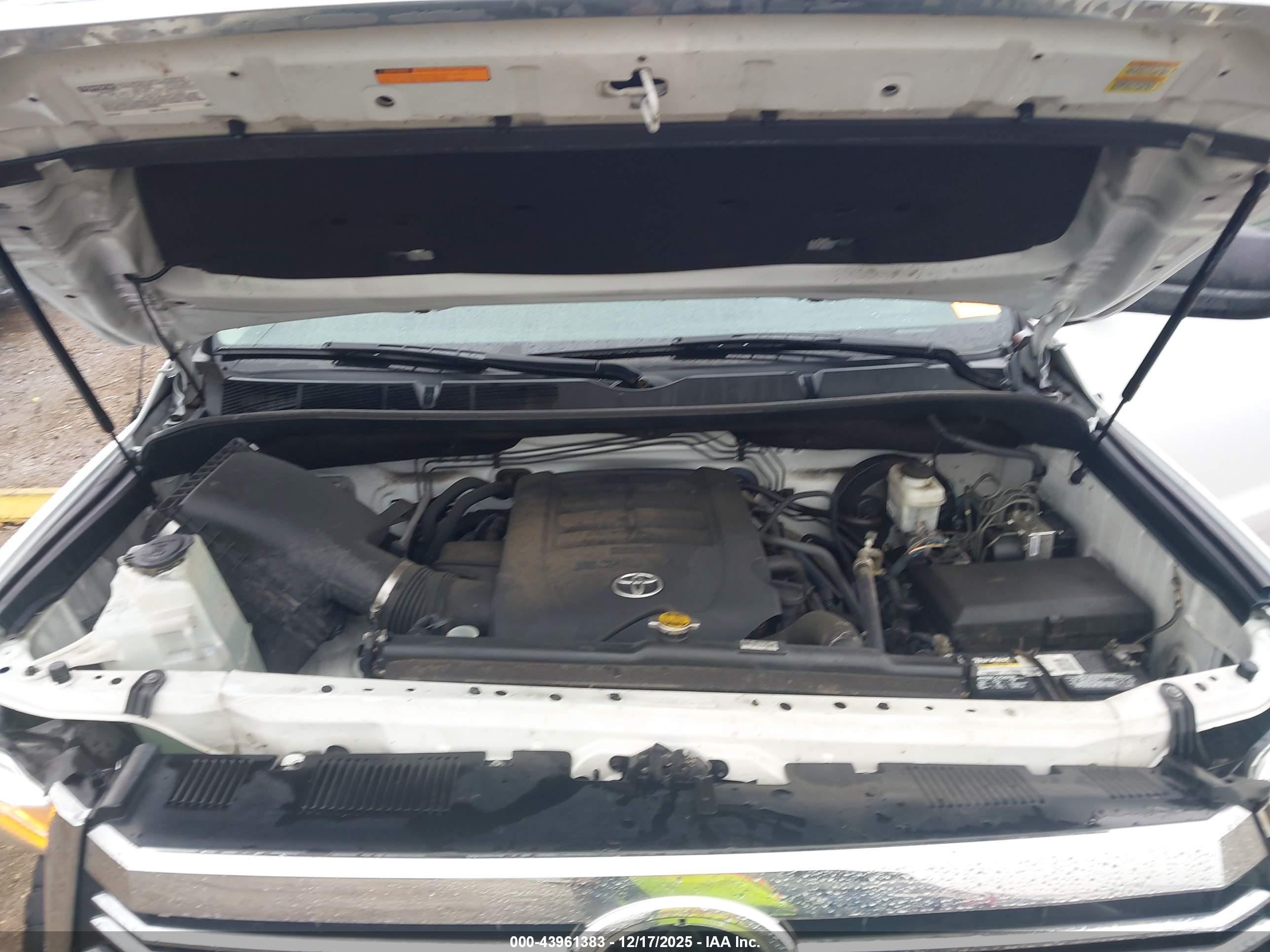 TOYOTA TUNDRA image 10