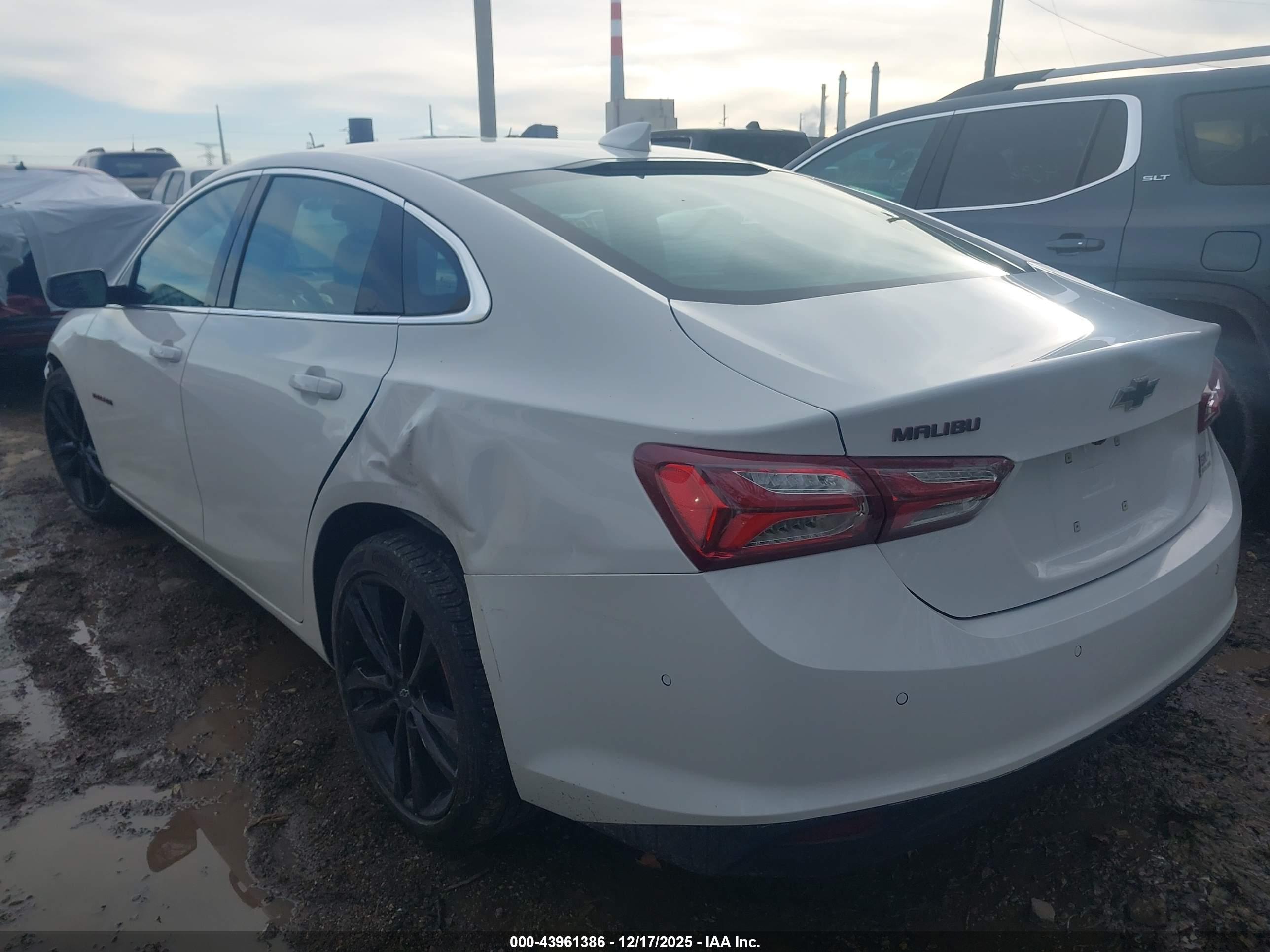 CHEVROLET MALIBU image 3