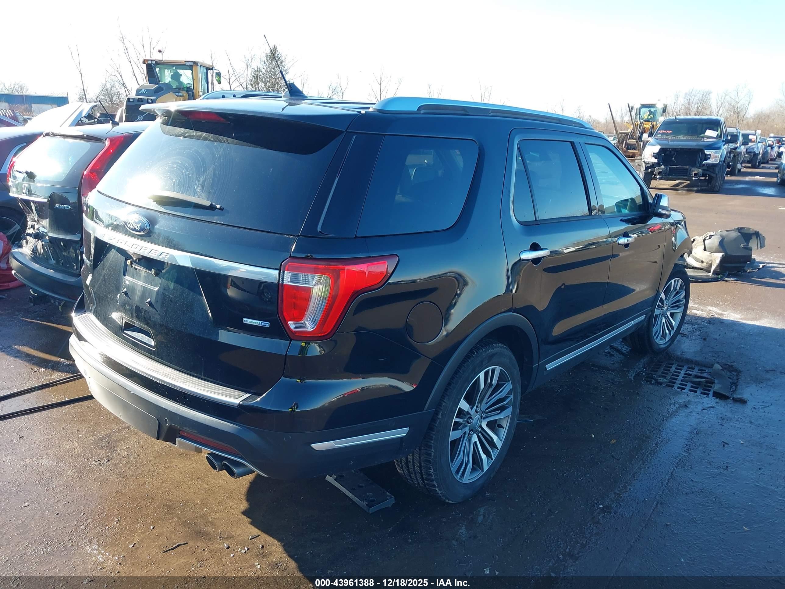 FORD EXPLORER image 4