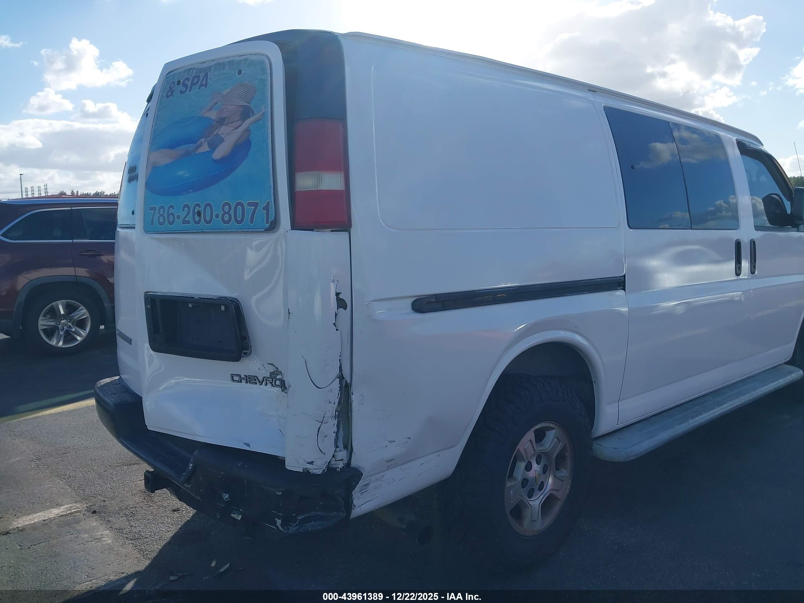 CHEVROLET EXPRESS image 6