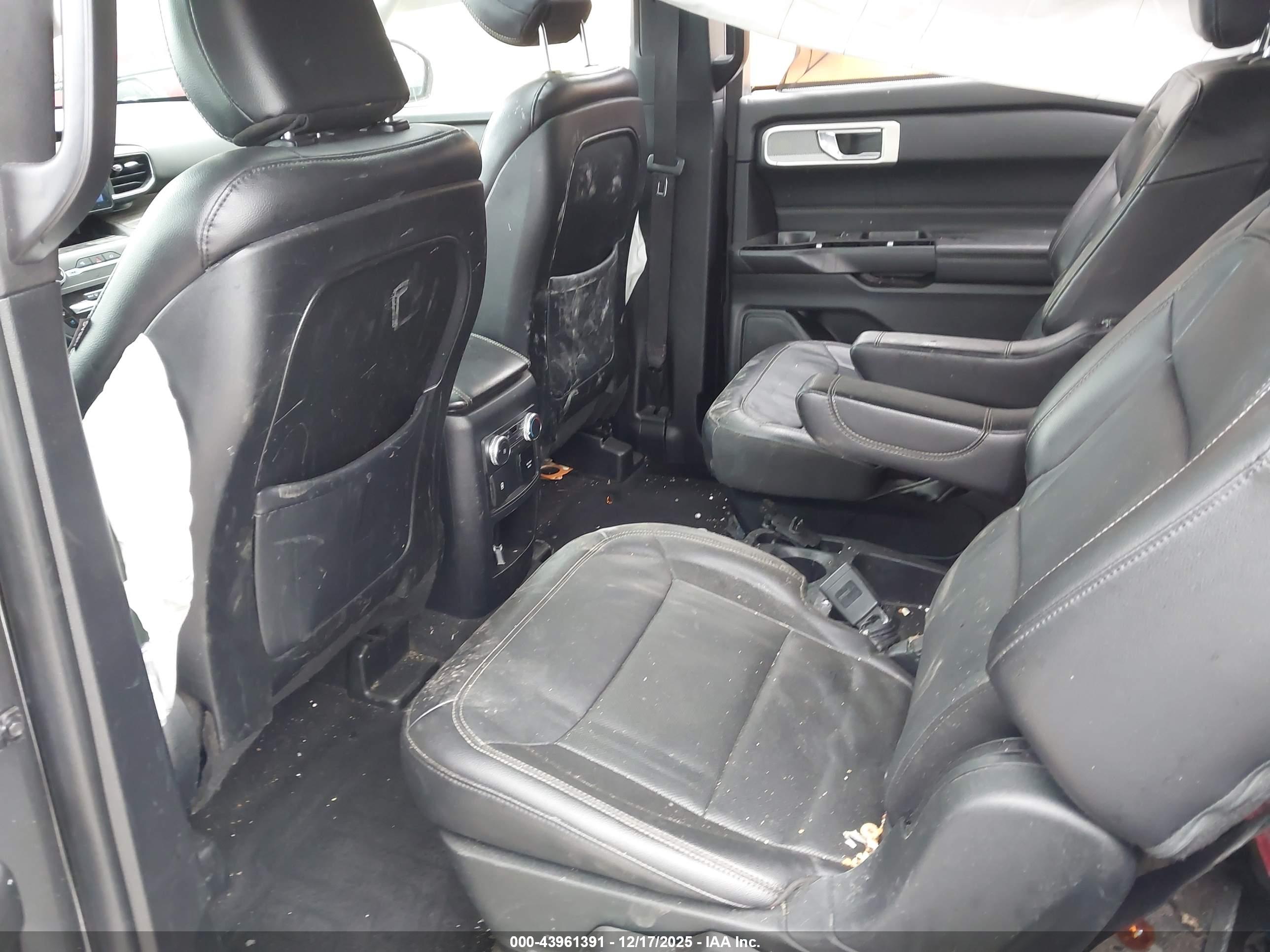 FORD EXPLORER image 8