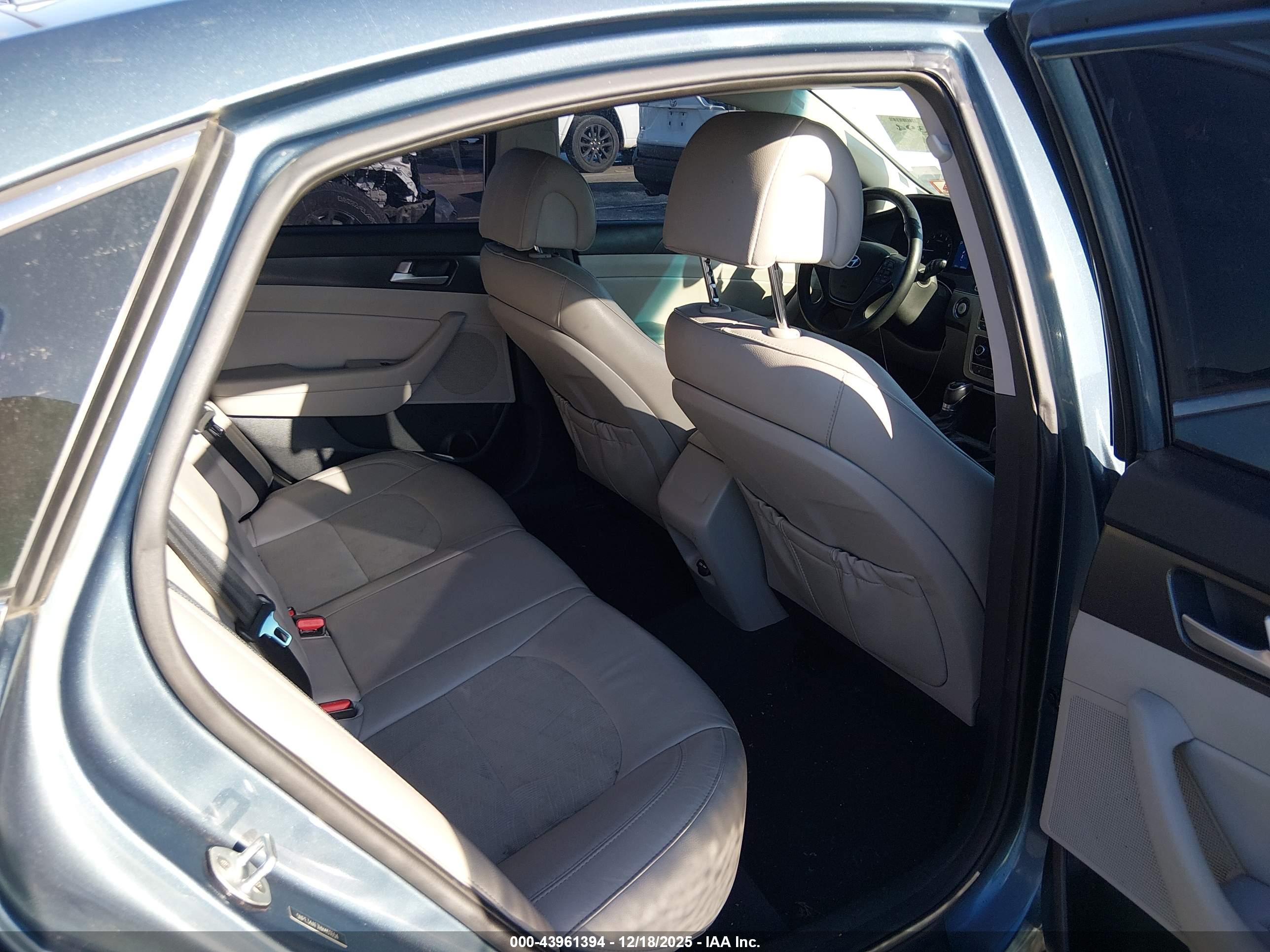 HYUNDAI SONATA image 8